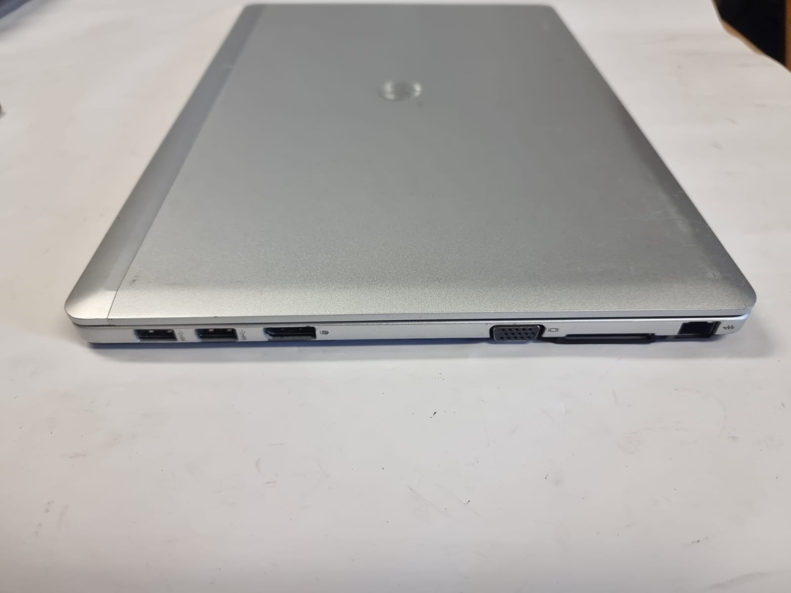 HP ELITE BOOK FOLIO 9470M/ I7-3667U / 8 GB RAM/ 128Gb SSD / WIN10 / HP Charger