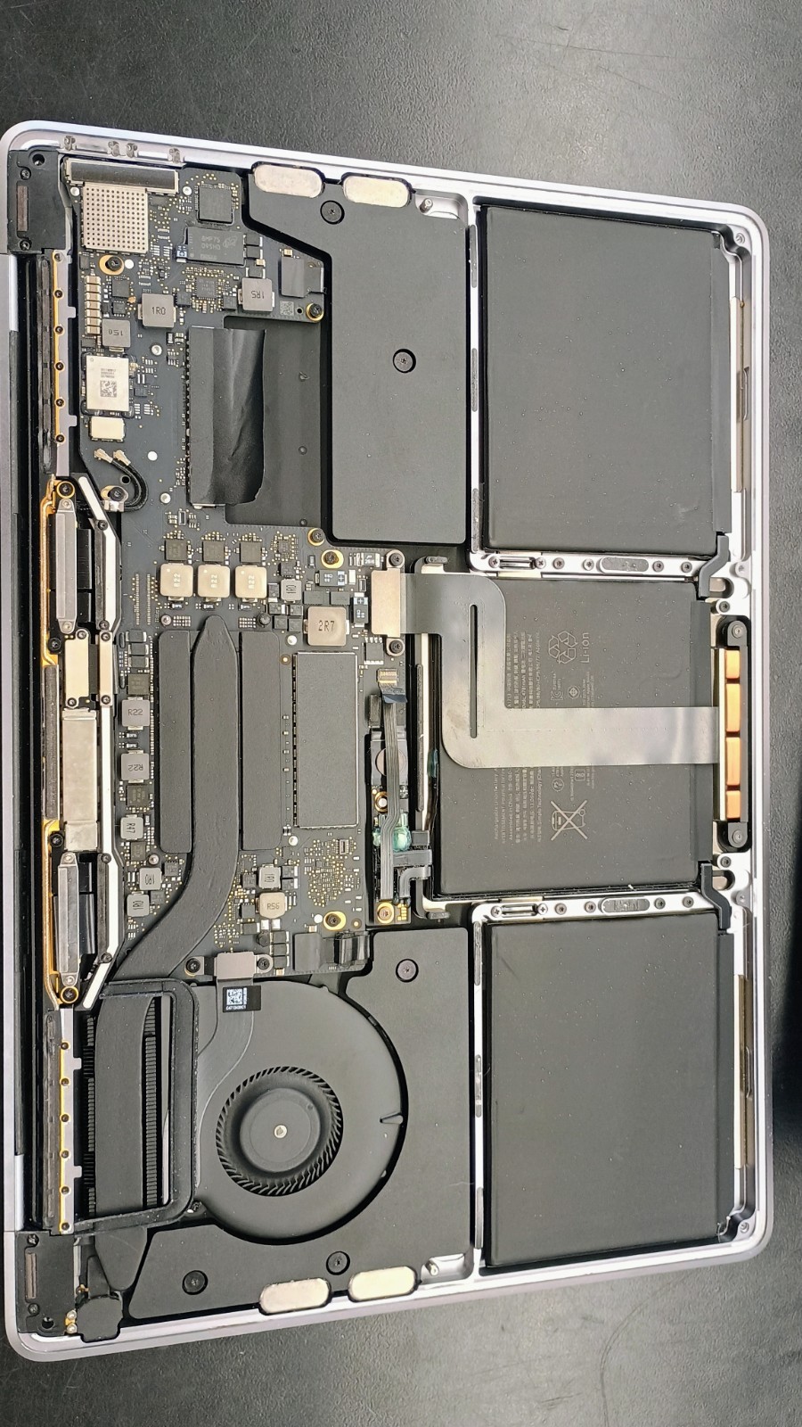 Apple MacBook Pro 2017 A1708 EMC 3164 AS-IS for Parts & Non-Functional