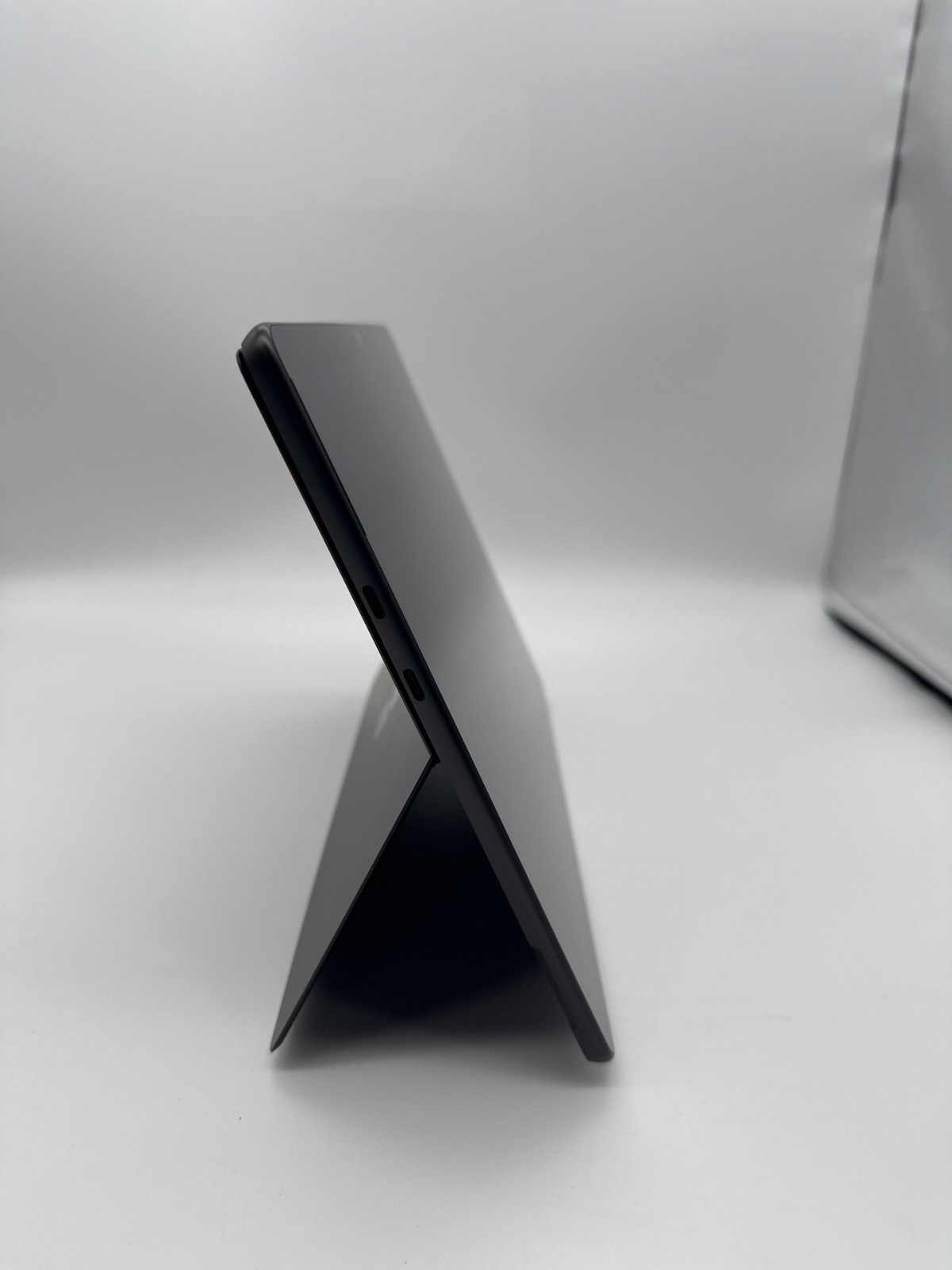 Microsoft Surface Pro 11 13″ Snapdragon X Plus 16GB 512GB SSD Win11 Home Black