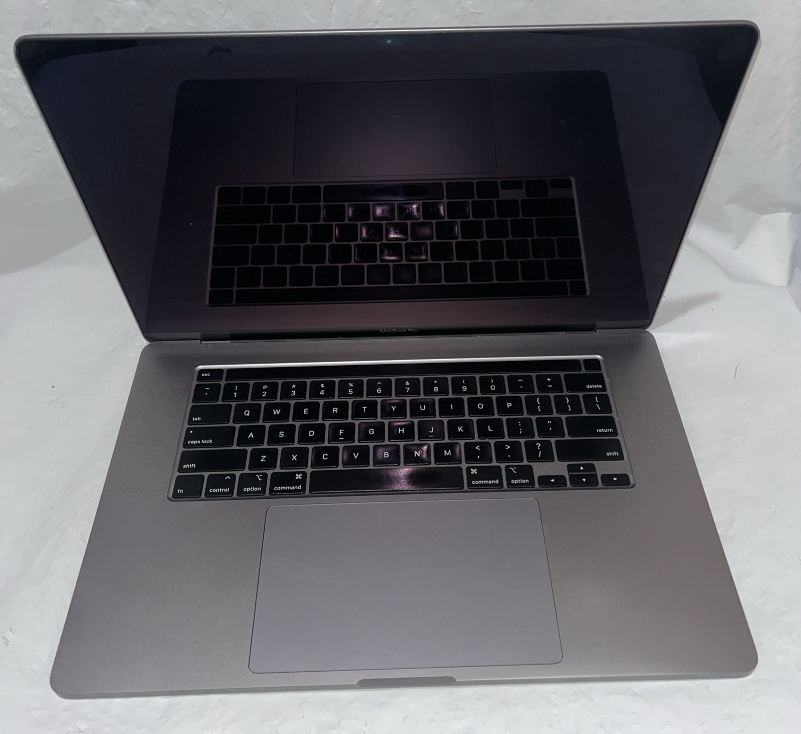 Apple A2141 MacBook Pro, Late 2019 16″ i7-9750H@2.6GHz, 16GB DDR4, 1TB M2, Tahoe