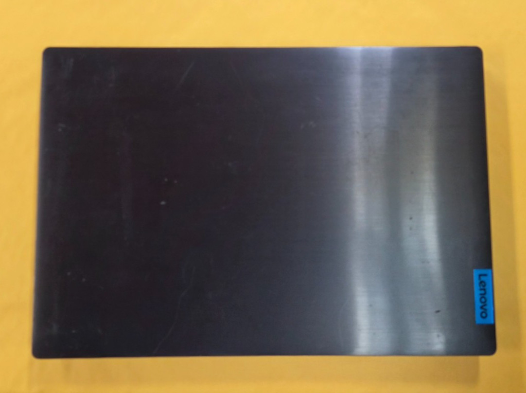 Lenovo IdeaPad 3 15.6″ BROKEN SCREEN FOR SALE WITH CHARGER NO SSD 8GB RAM