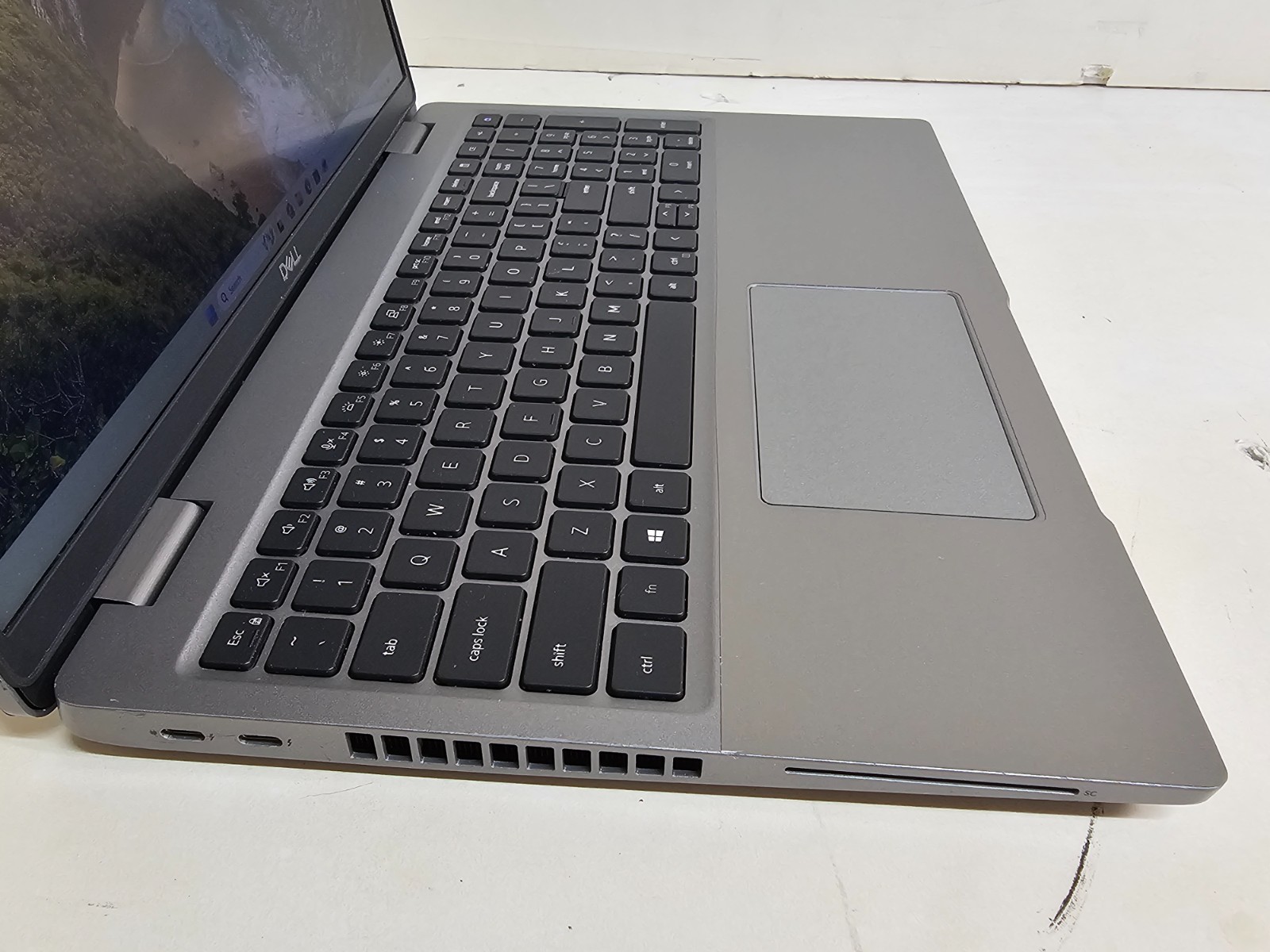 Dell Latitude 5520 Laptop – 2.6 GHz i5-1145G7 16GB 512GB 15.6″ Touchscreen SP30