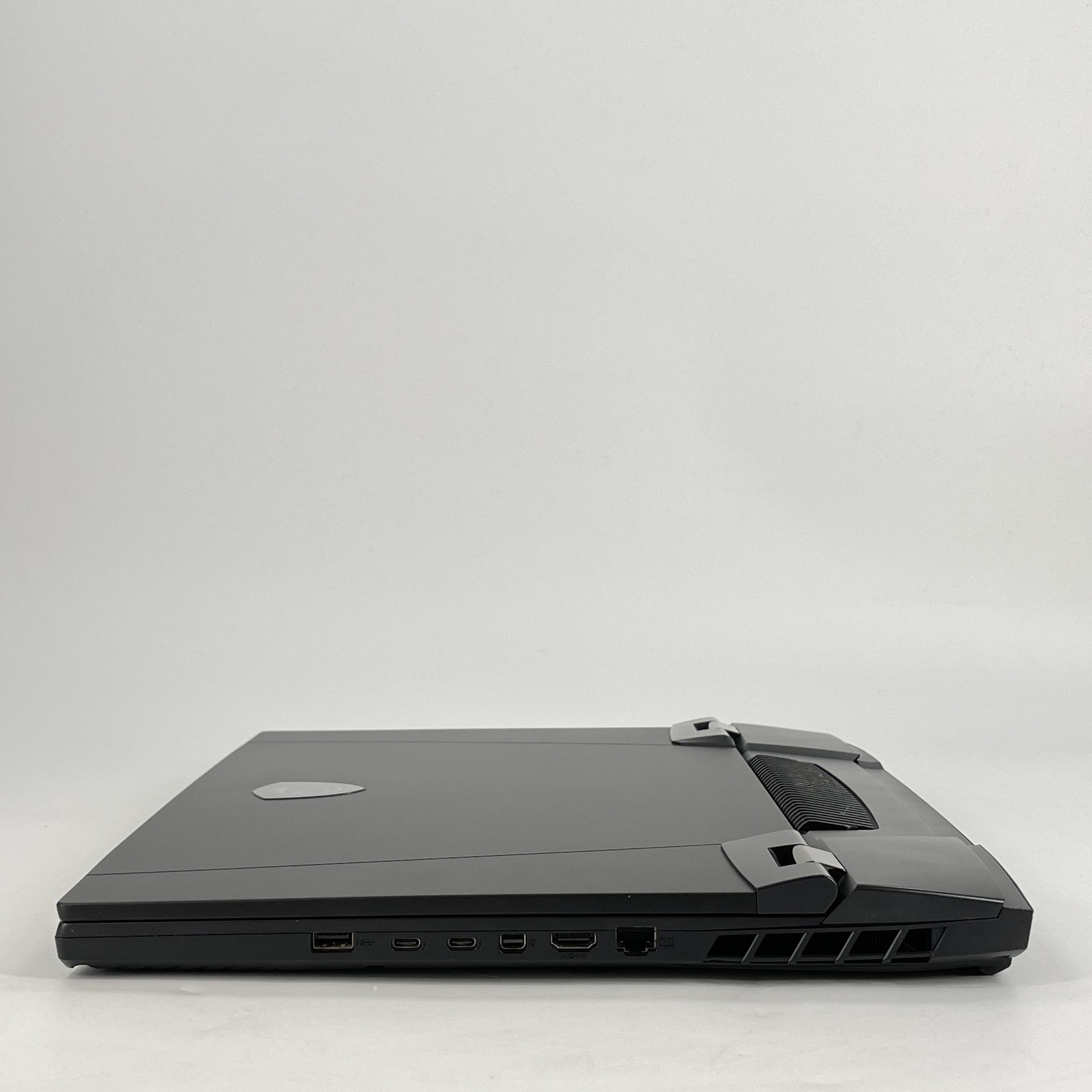 MSI Titan GT77 17.3 120Hz 4K 2.3 GHz i9-12900HX 128GB 2TB HDD RTX 3080 Ti