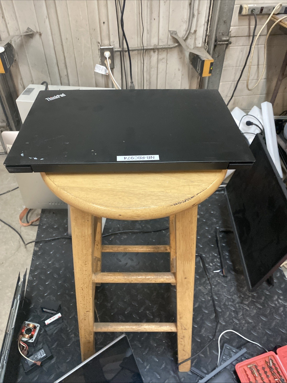 Lenovo E585 Thinkpad Ryzen 5 2500u 2.0GHz, 16GB Ram, 128GB SSD, Windows 11