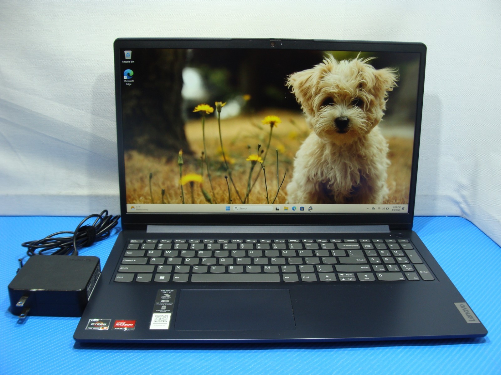 Lenovo IdeaPad 1 15AMN7 15.6″ FHD TOUCH Ryzen 5 7520U 2.8Ghz 8GB 256GB +Charger
