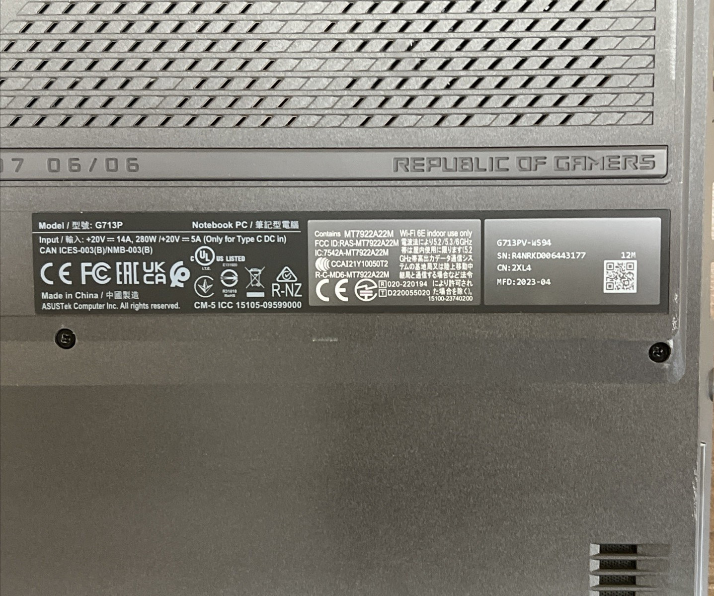 ASUS G713PV-WS94 ROG Strix G17 Ryzen 9 7845HX 512GB 16GB NVIDIA RTX 4060 (8GB)