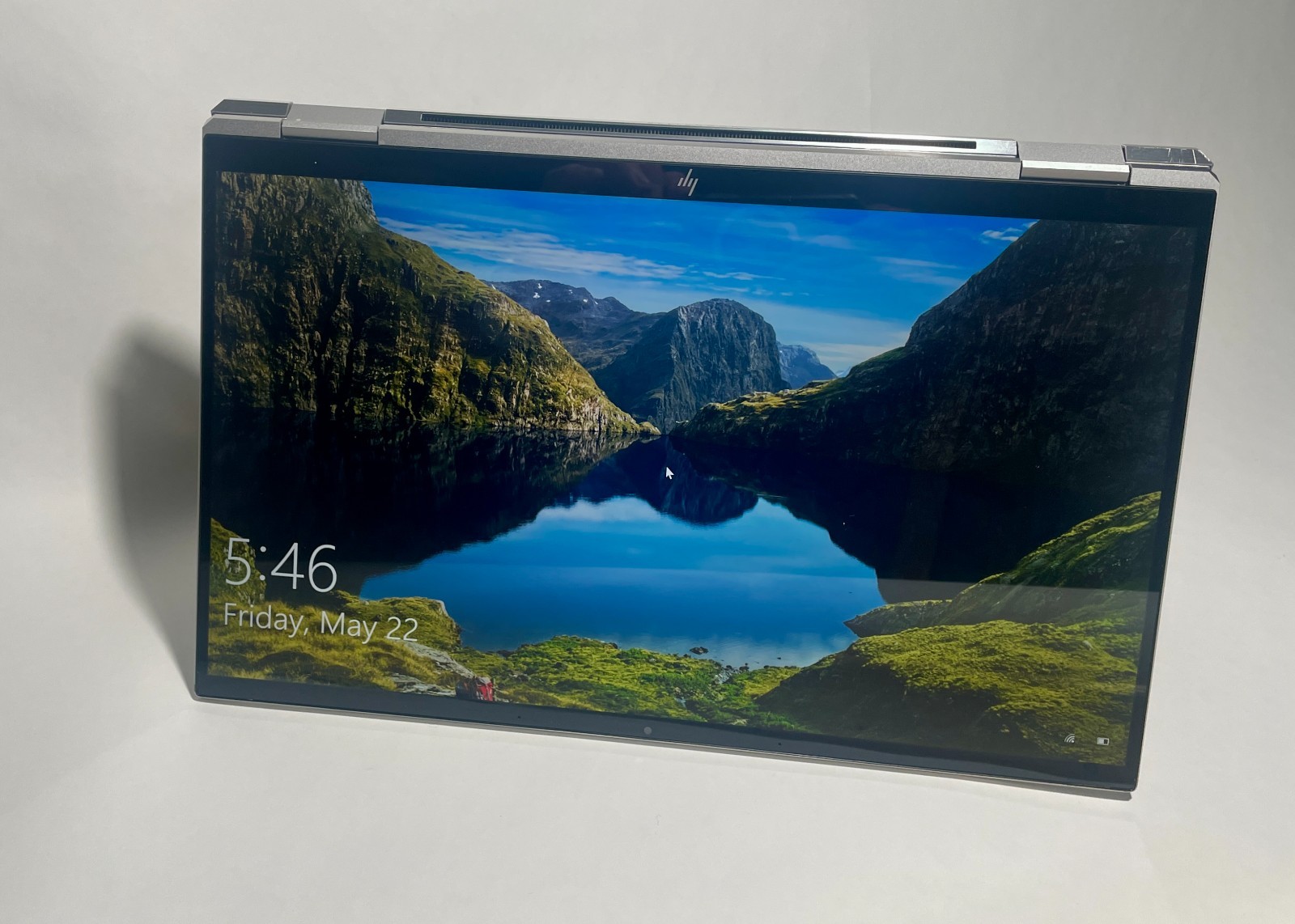 HP EliteBook x360 1040 G7 14″ 16GB / 256GB, Intel i5, 1.7 GHz, w/ Adptr + Stylus