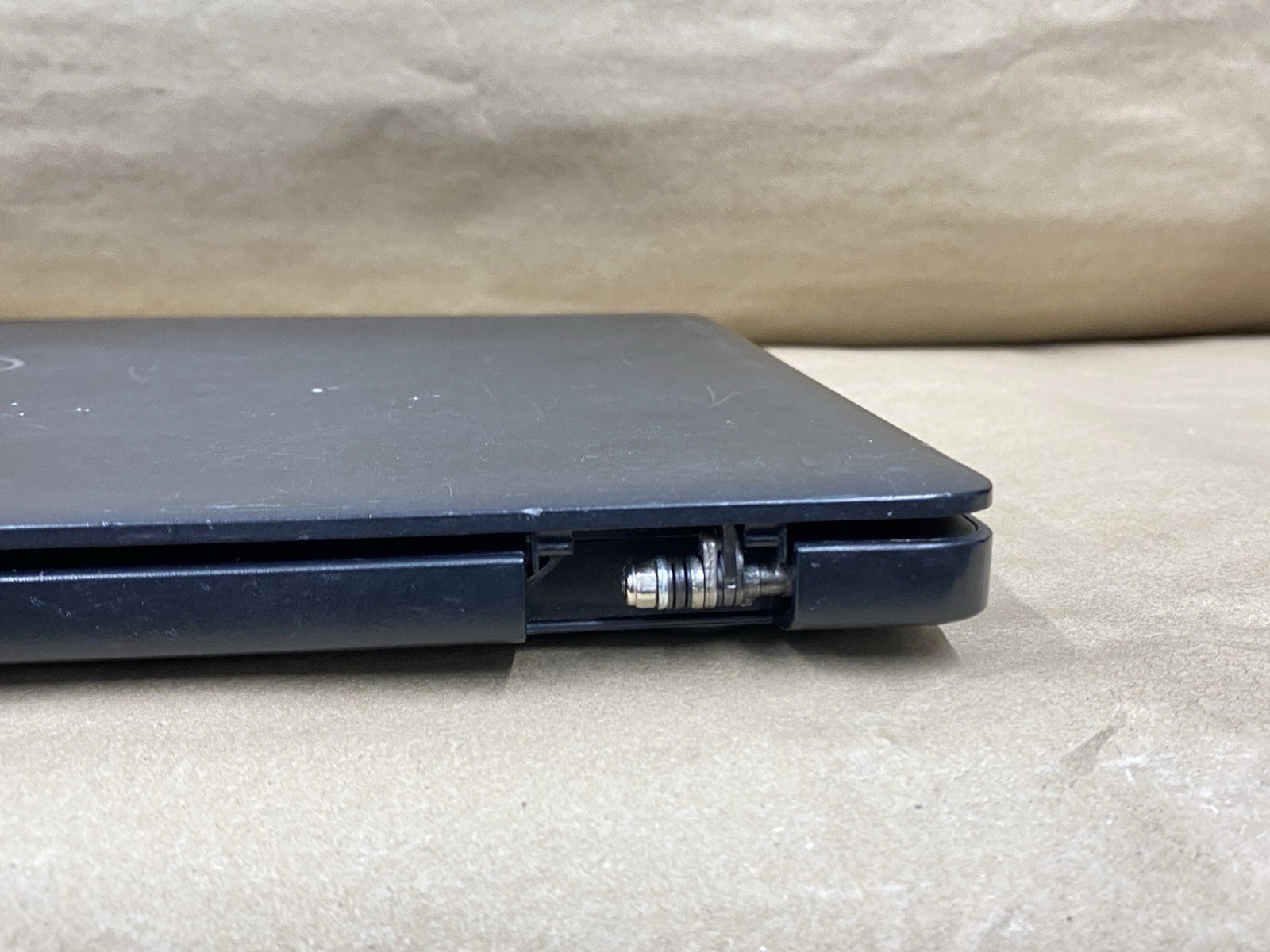 Dell Latitude 3490 – 14″ FHD – i5-8250U – 4GB – 128GB SSD – Win 11 Pro BIOS LOCK
