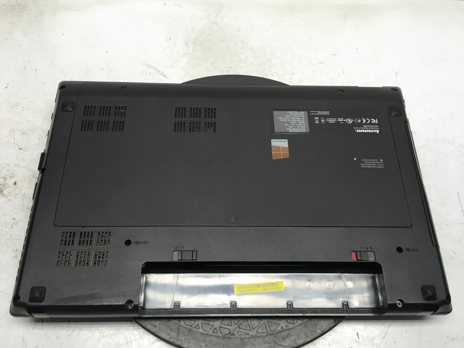 Lenovo IdeaPad N5858 AMD E1-1200 1.4GHz 4 GB NO HDD