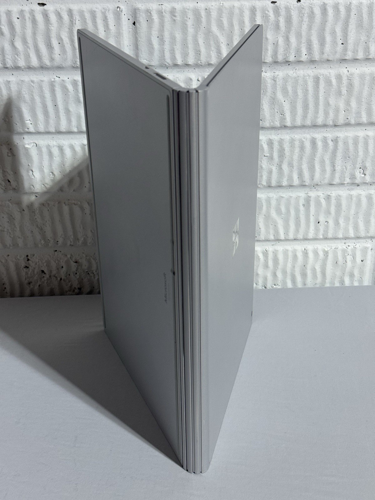 Microsoft Surface Book 3 1899 TOUCHSCREEN Intel i7 10th, 1tb, 32GB Laptop ONLY!