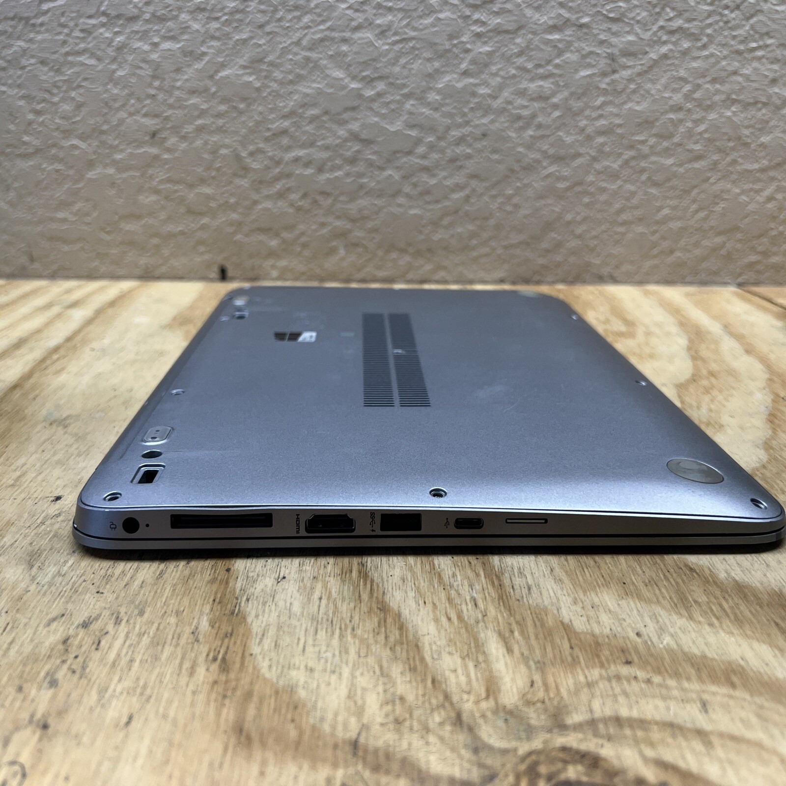 HP EliteBook Folio 1040 G3 Laptop – i5 2.3GHz 8GB 256 GB SSD Windows 11,office
