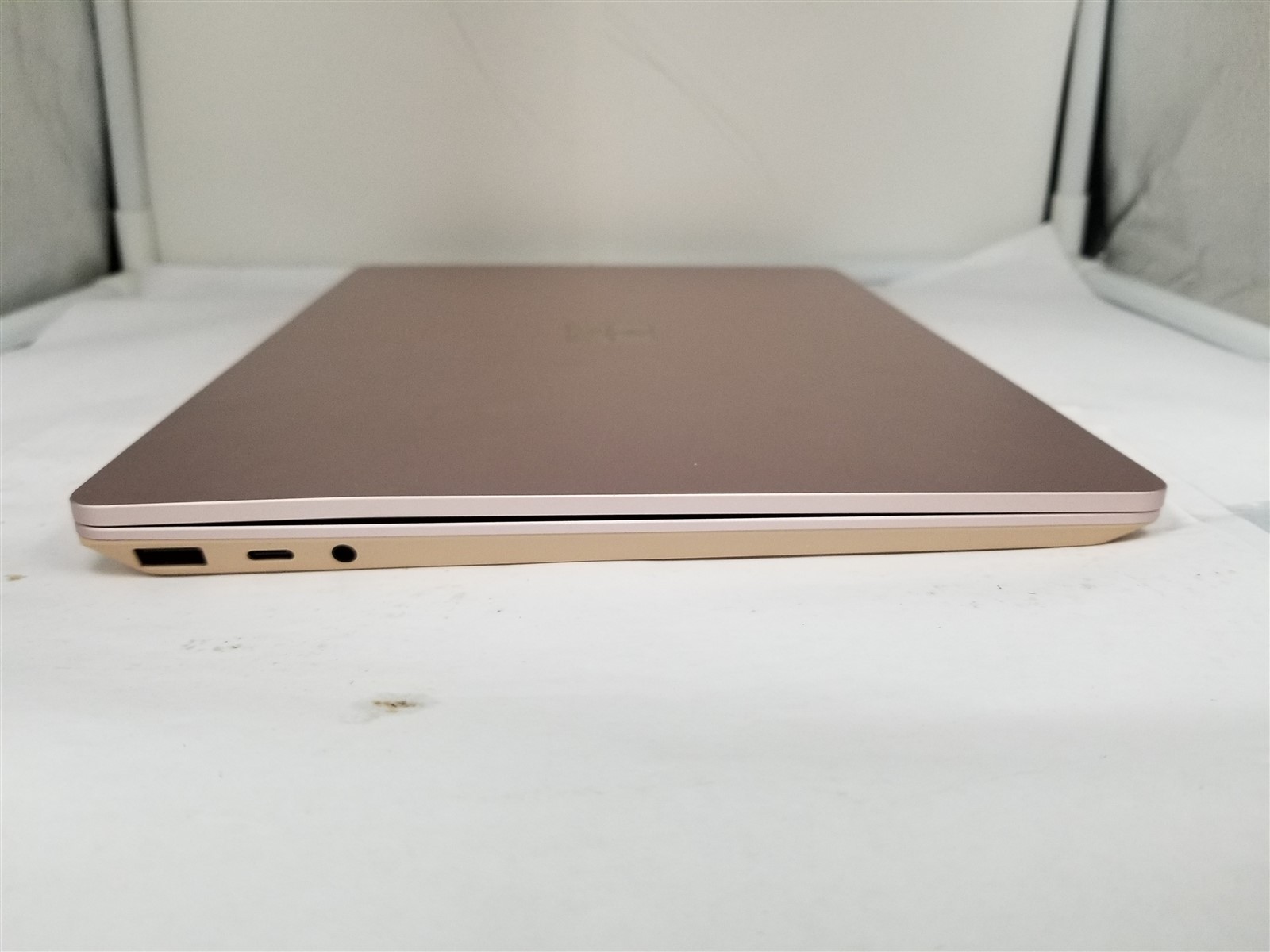 Microsoft Surface Laptop Go Core i5 12.4″ 8GB/128GB Gold See Details VD6230