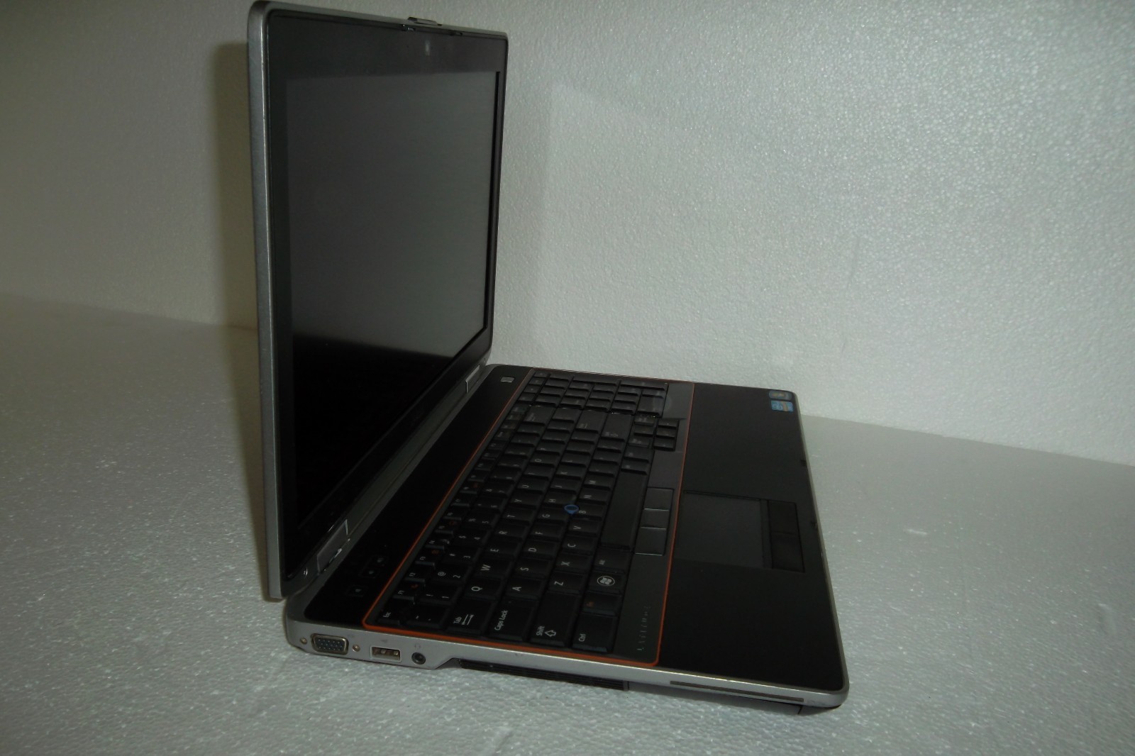 Dell E6520 Latitude 15.6″ Intel Core i7 2.80GHz 4GB DVDROM Wi-Fi 120GB BT WebCAM