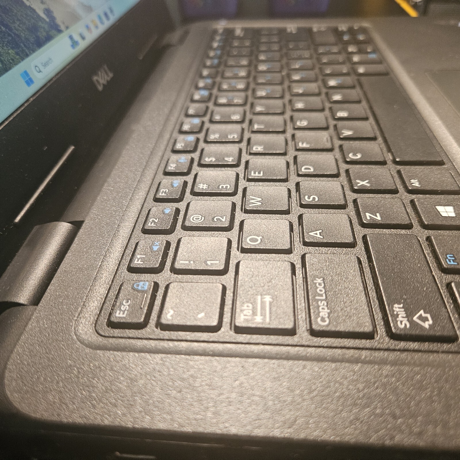 DELL Latitude 3300 13.3″ Core i3 7th Gen 16GB RAM 256GB SSD Windows 11 Pro