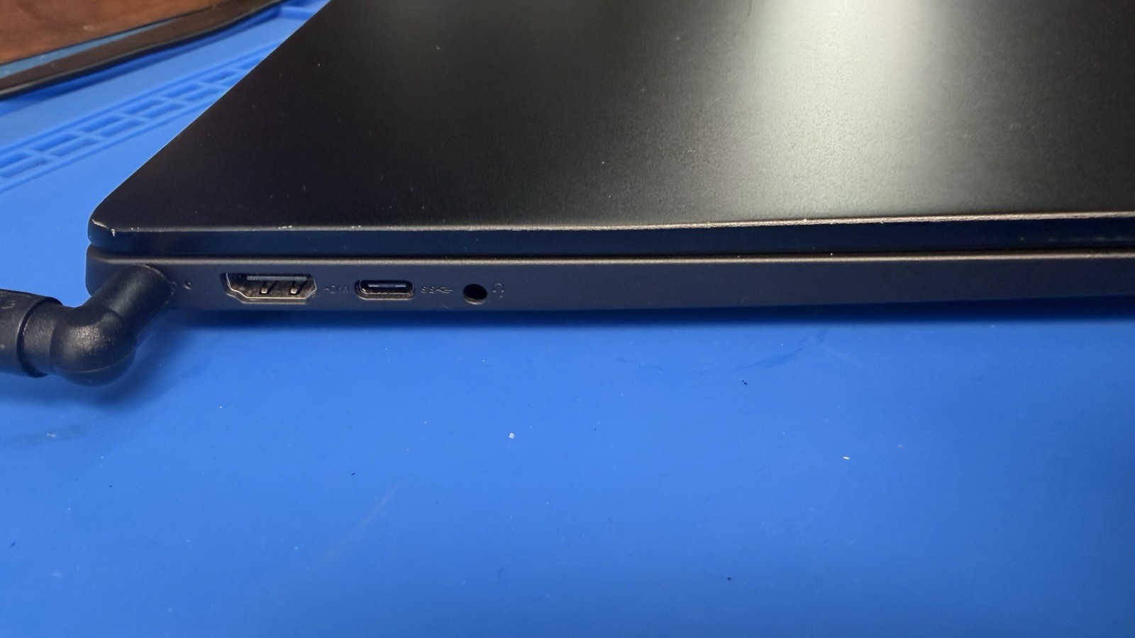 Lenovo 15.6” Laptop i3-1005G1 12GB RAM 512GB SSD Win 11 Pro Bad Battery