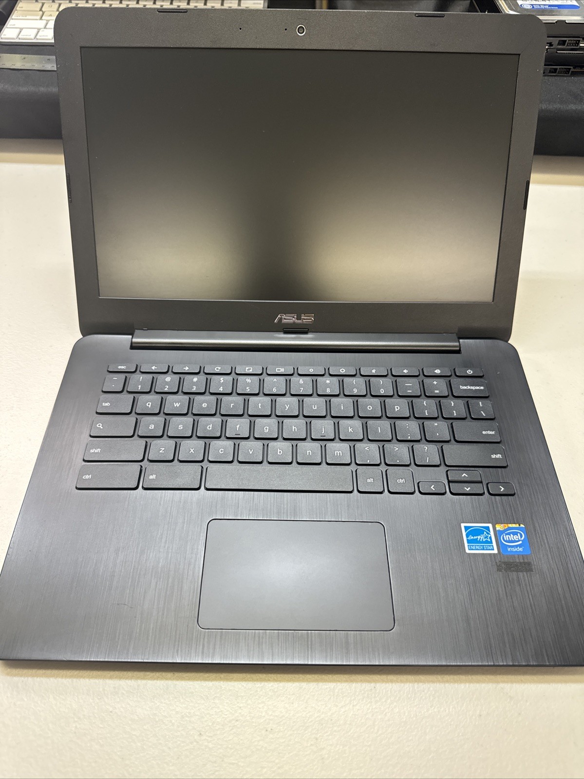 ASUS Chromebook C300M 13″ Celeron @ 1.6GHz 4GB RAM 32GB SSD ChromeOS