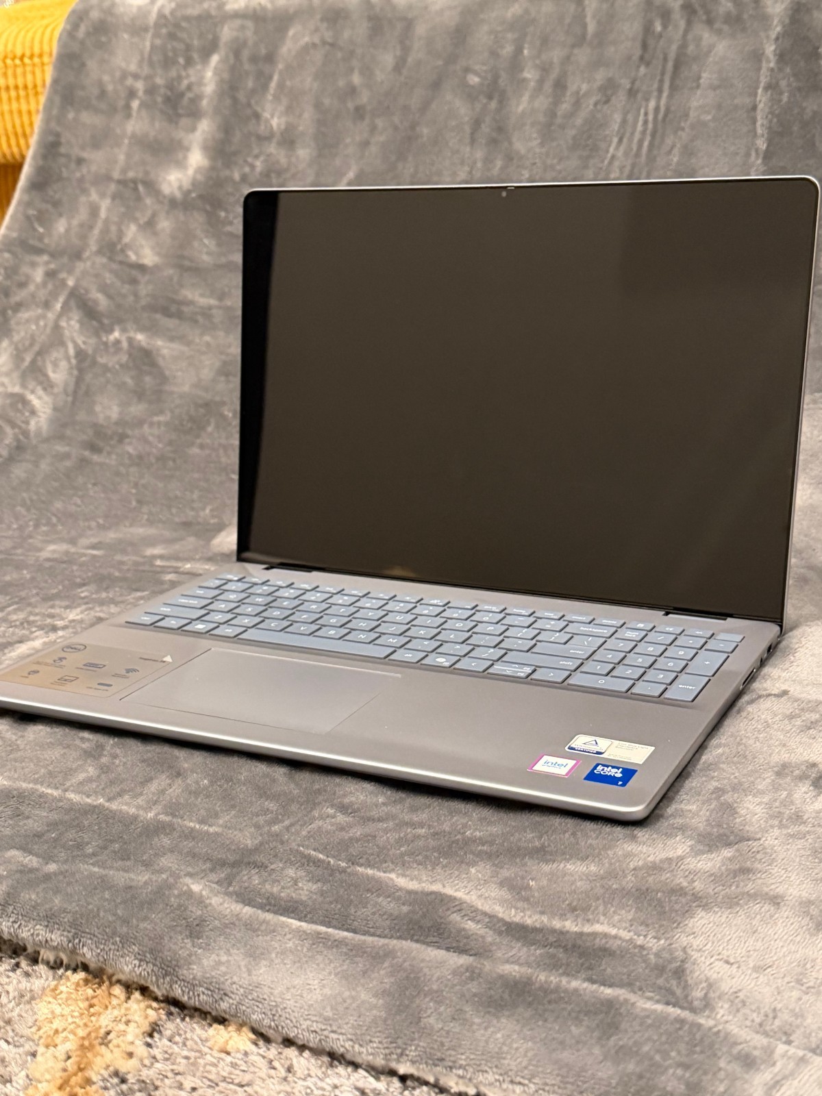 Dell Inspiron 16 5640, i7 150U, Silver, 16 GB RAM, 1 TB SSD, Mint Condition
