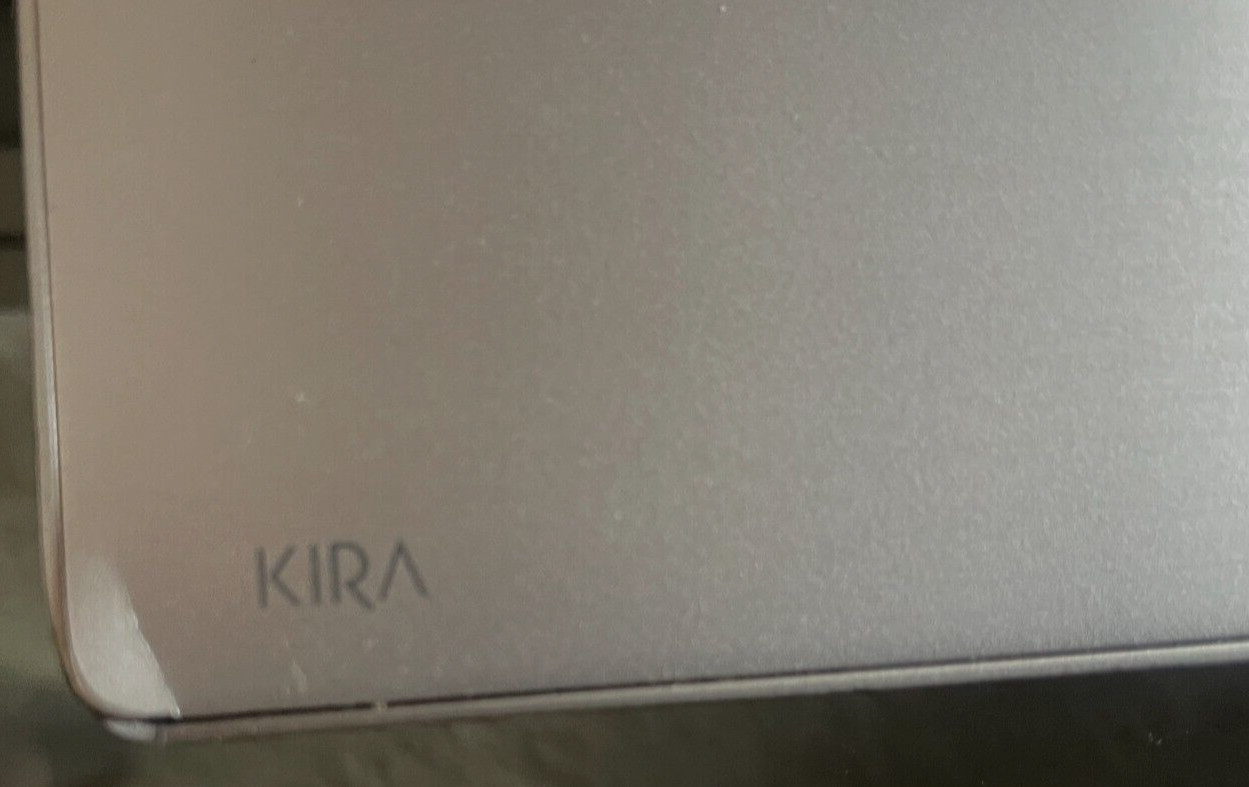 Ultralight 13.3, Hi-Res 2560 x 1440 touch-screen, Intel Core i7 2.4GHz w / Case