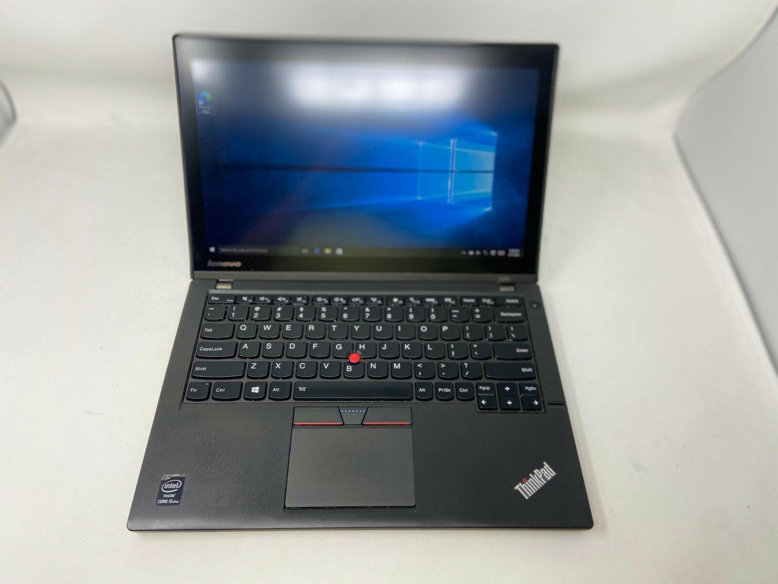 Lenovo ThinkPad X240 12″ i5-4300u 1.9GHz 8GB 320GB Touch Screen Win 10 Laptop