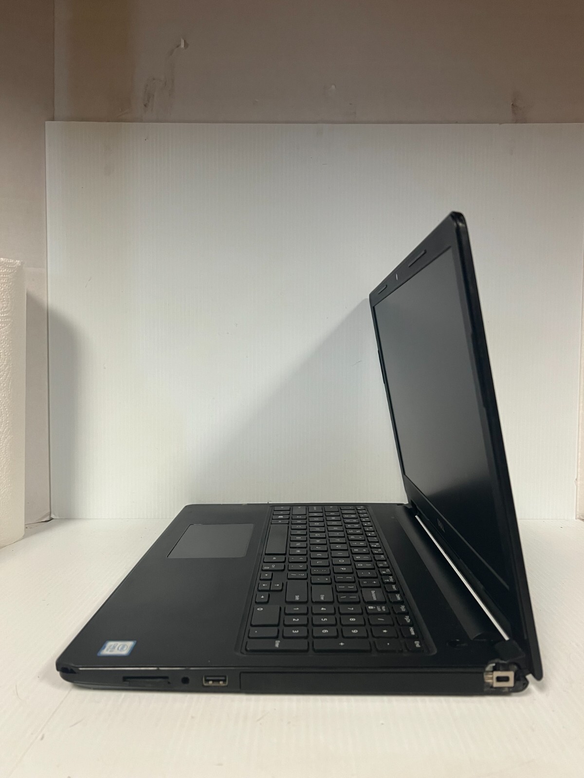 Dell inspiron 15 5100 15″ laptop, i3-7th GEN, 8GB RAM, No HDD