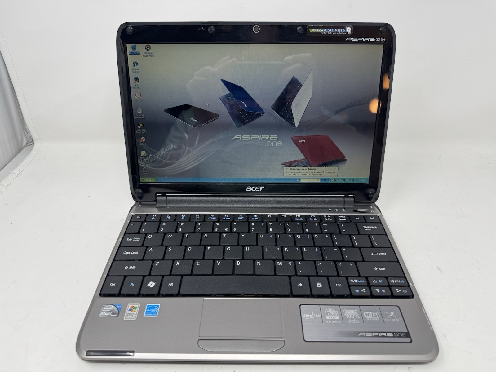 Acer Aspire One Laptop Netbook Computer Black Model ZA3 Windows XP + Charger