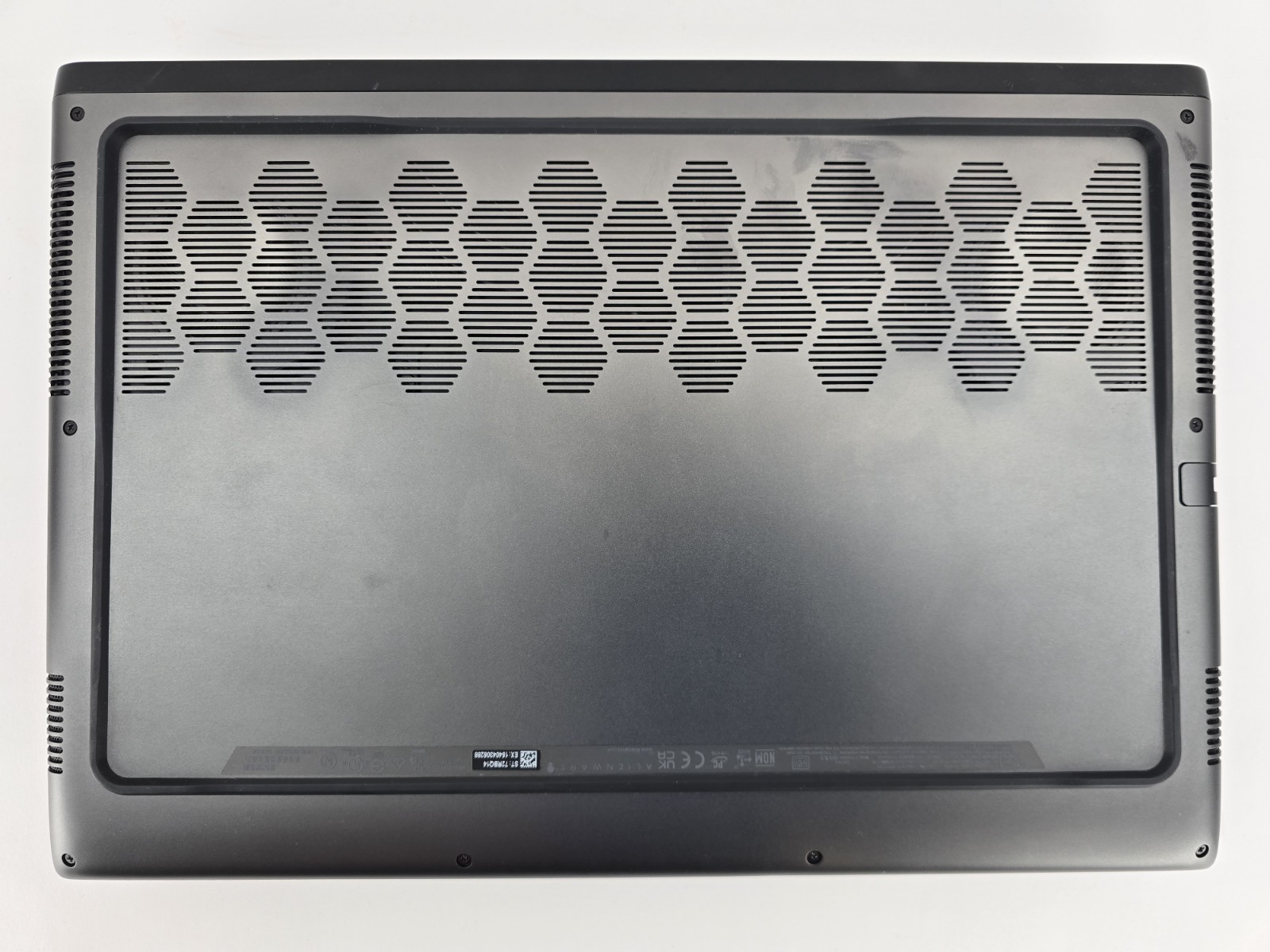 Dell Alienware M16 R2 16″ Ultra 9 185H 32GB 1TB RTX 4070 – For Parts – AS-IS
