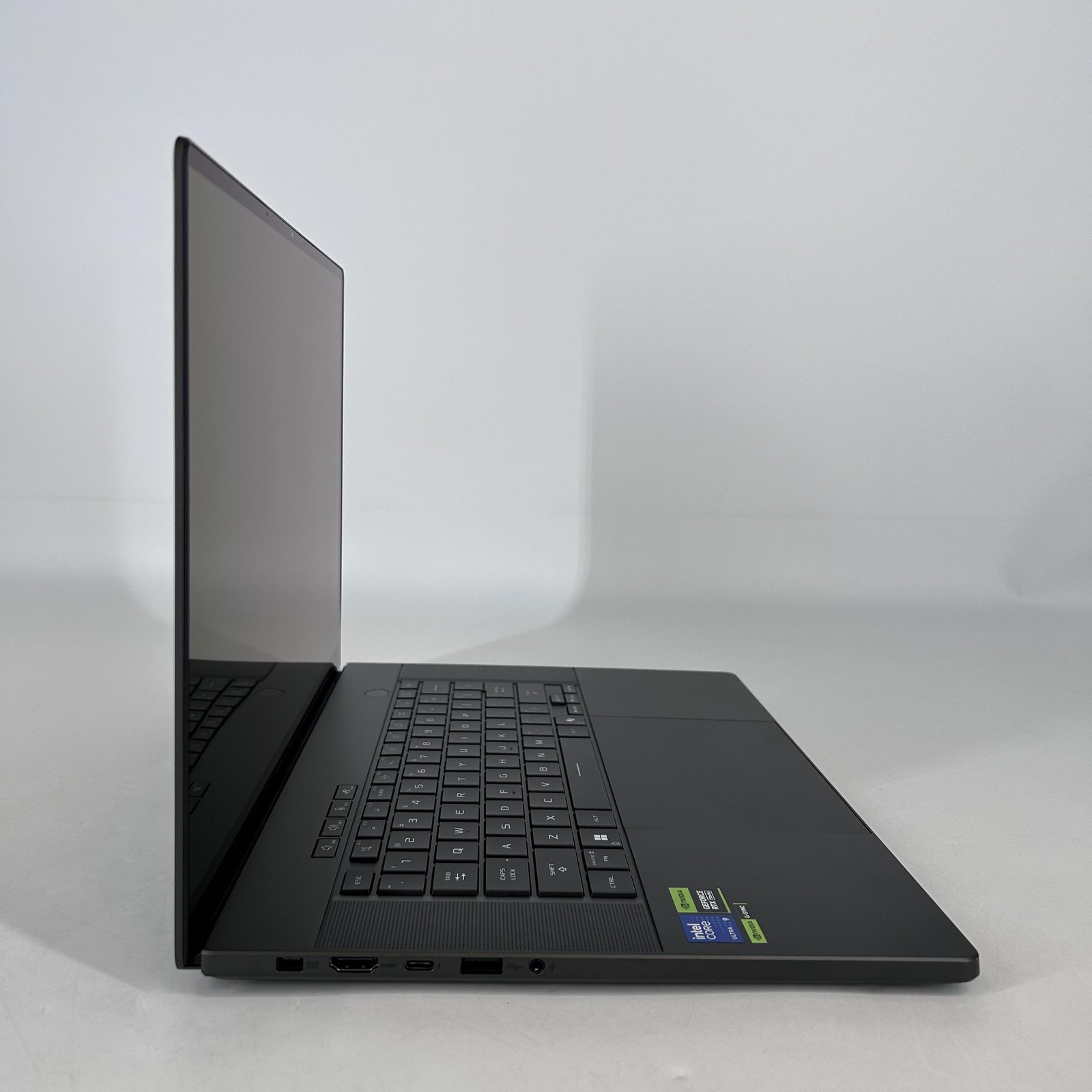 Asus ROG Zephyrus G16 GU605 16 QHD+ 2.9GHz Ultra 9 285H 32GB 1TB RTX 5070 Ti