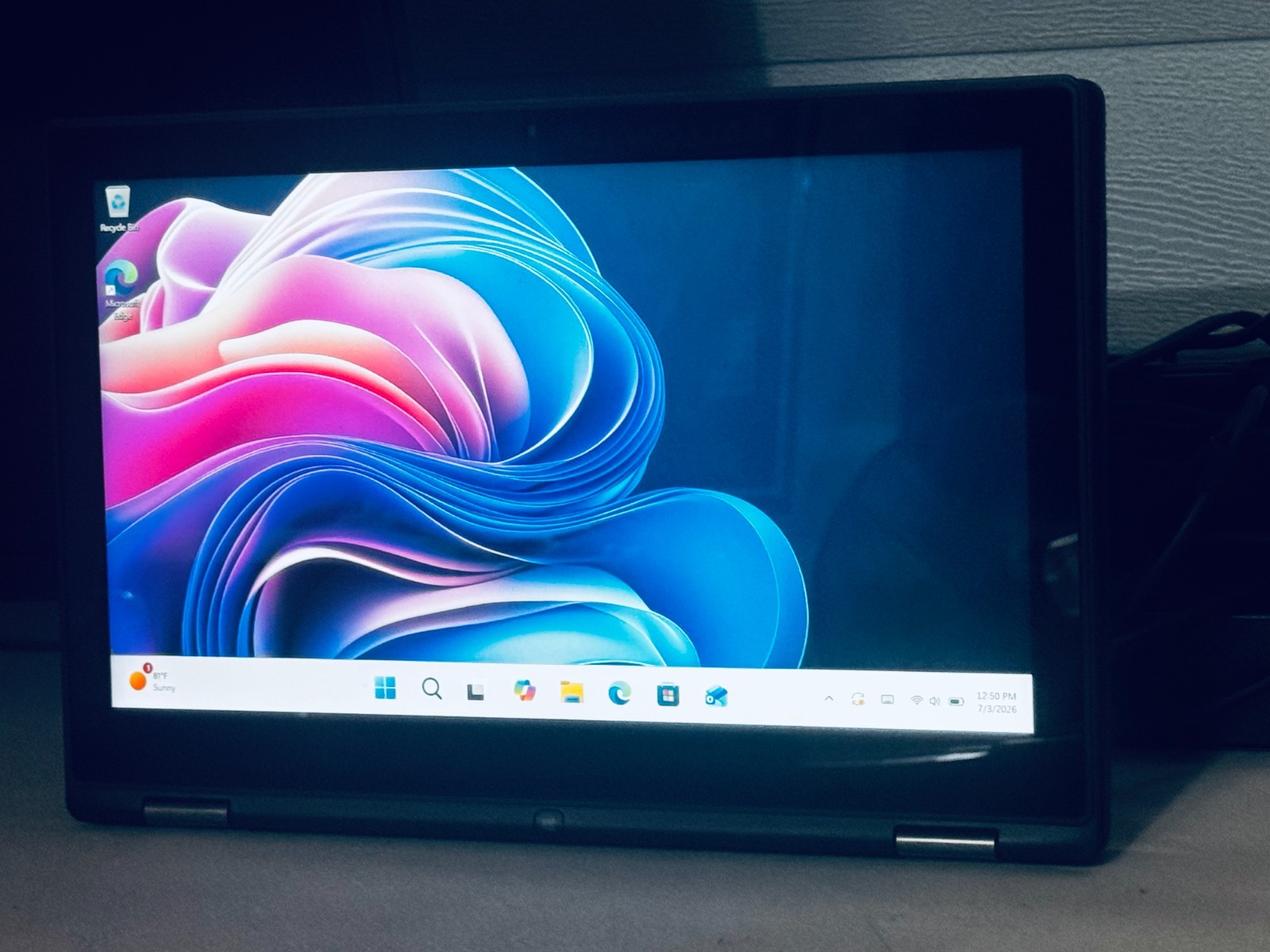 Dell Inspiron 2-in 1 Touch Laptop-Intel i5 6200U-8GB RAM-256GB WIN 11-Excellent