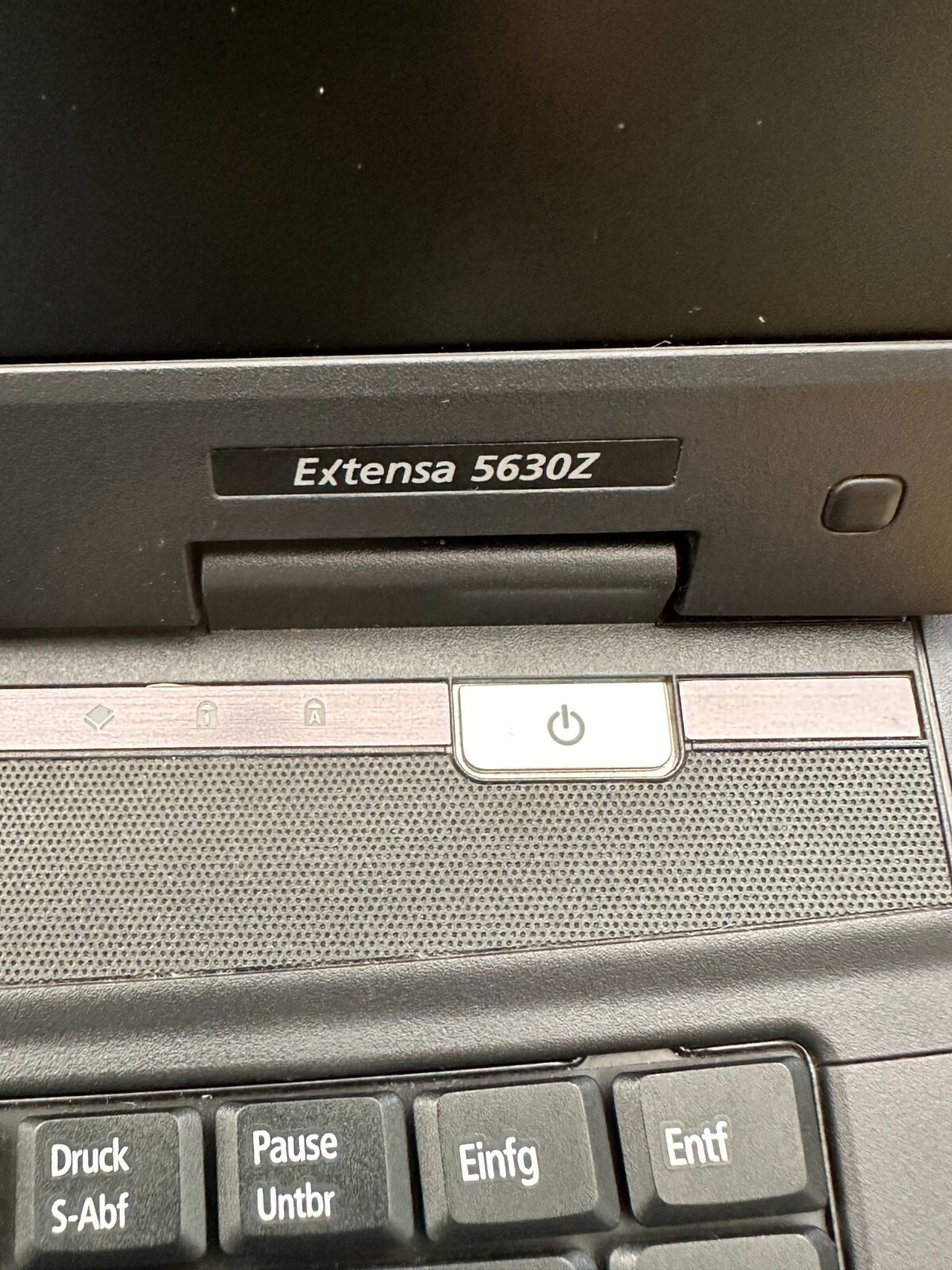 Acer Extensa 5630Z 15.4″ Notebook / Dual Core T3400 / No HDD / 4GB Laptop