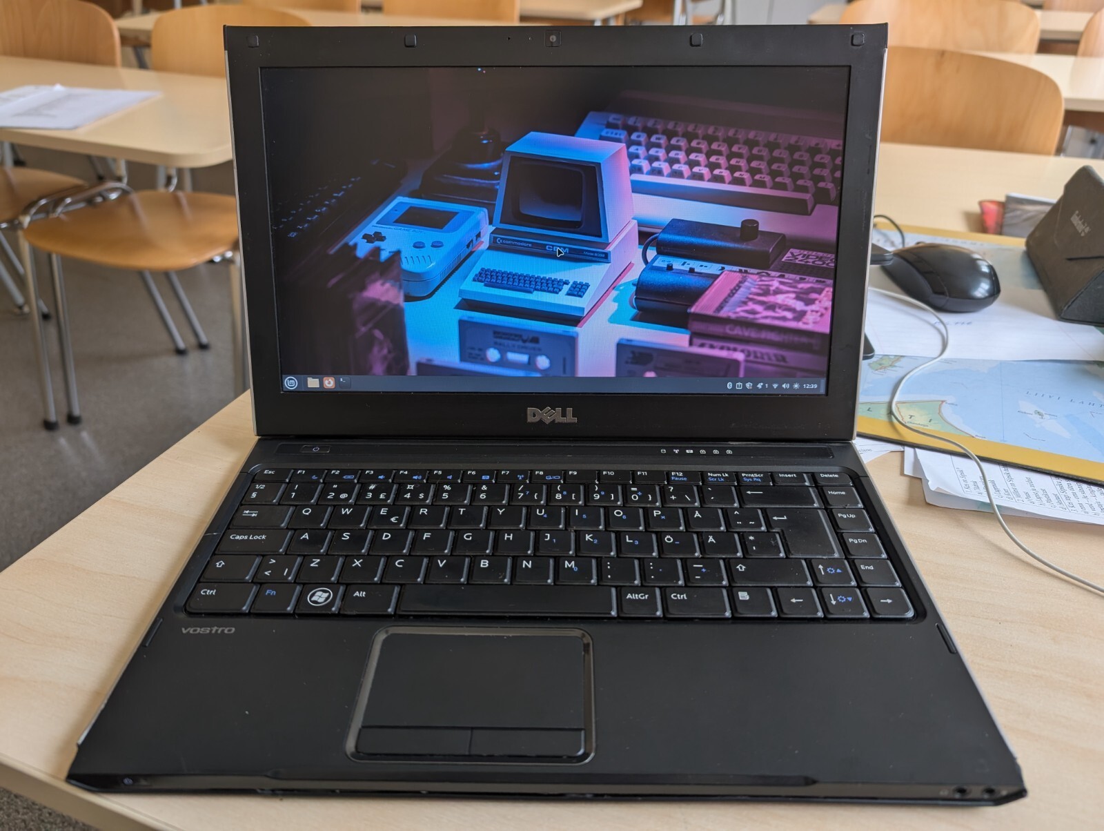 Dell Vostro V130 / Intel i3 U380 / 4GB RAM / 128GB SSD
