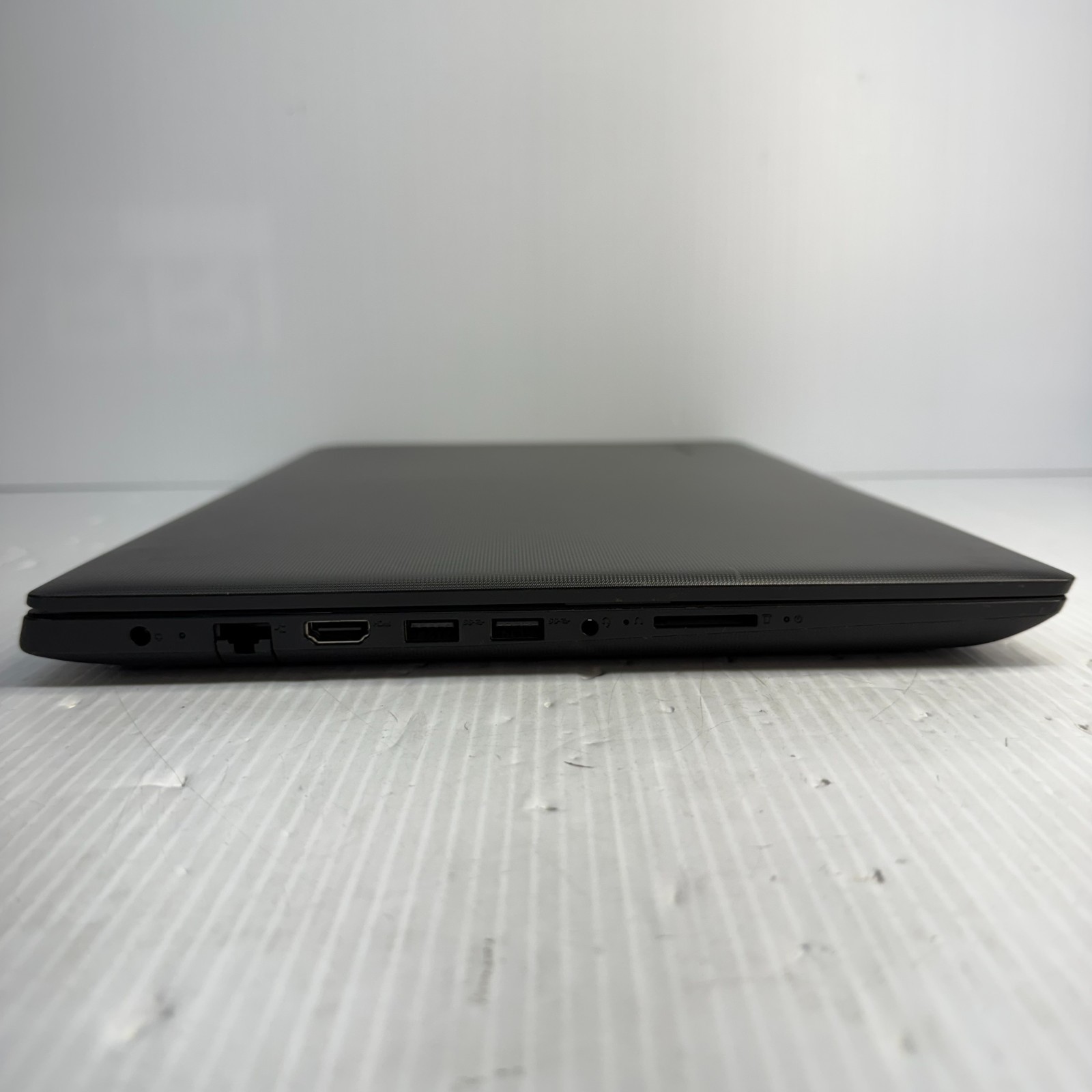 Lenovo IdeaPad 130-15AST AMD A9 Linux Mint 22.3 15.6″ Laptop 128GB SSD 8GB RAM