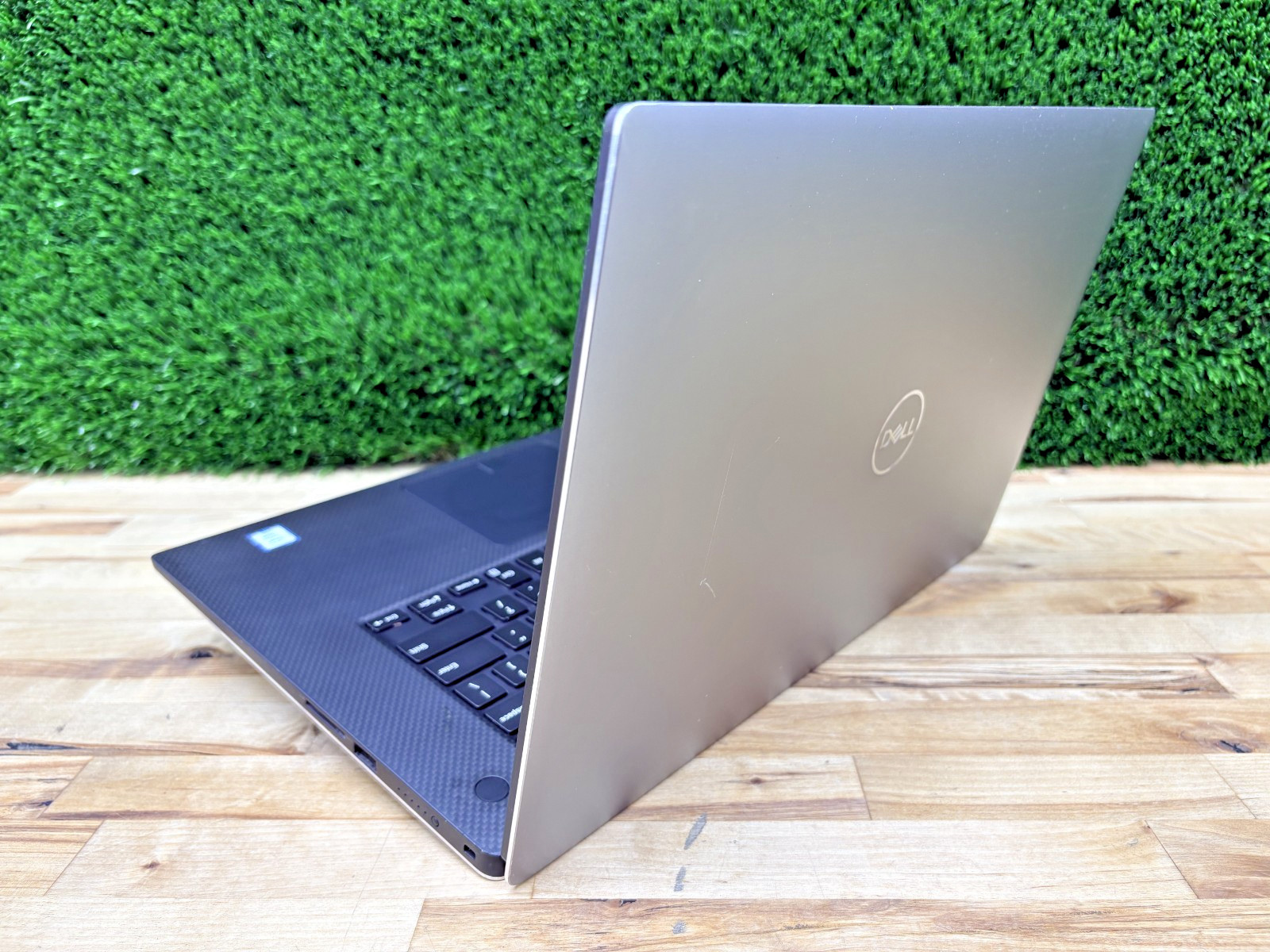 Dell Precision 5540 TS Xeon E-2276M 2.80GHz 32GB RAM 256GB SSD Nvidia Q T2000*