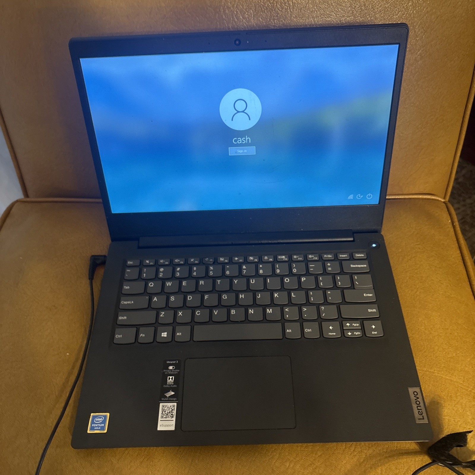 Lenovo IdeaPad 3 14″ Laptop – Intel Pentium Gold, Black 128 GB 2.4 GHz