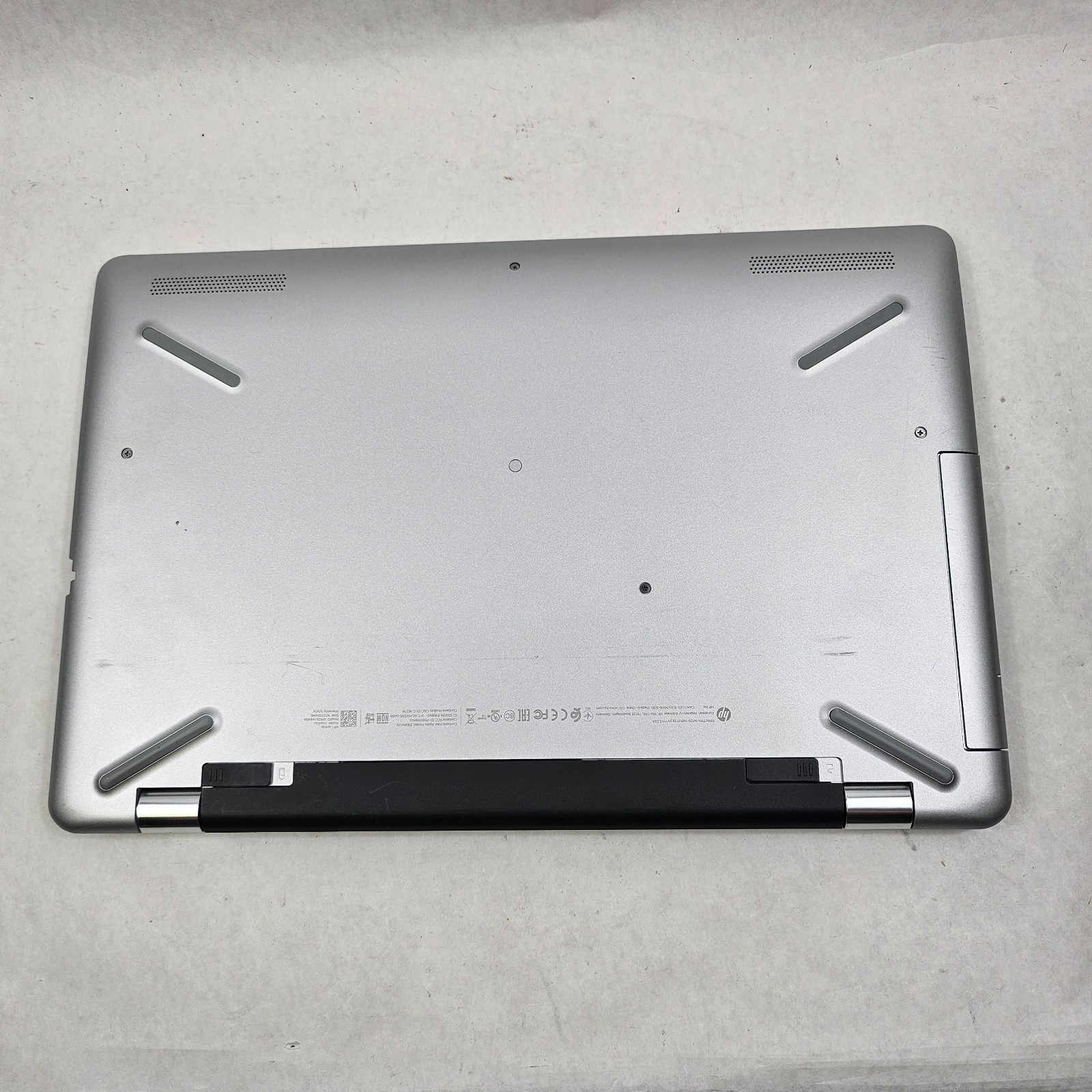 HP Laptop 17-bs1xx 17″ Intel Core i5-8250U 1.6GHz 12GB RAM 1TB HDD AMD NO OS