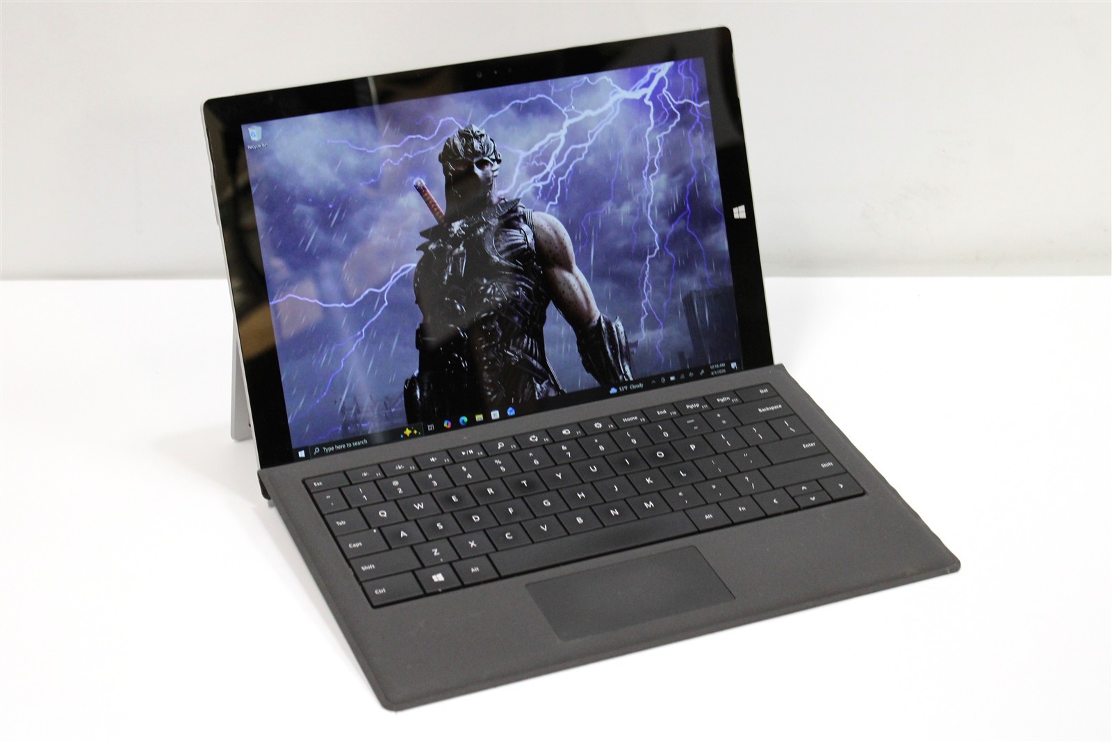Microsoft Surface Pro 3 12″ i5-4300U 1.90GHz 4GB RAM 128GB SSD Windows 10 Pro