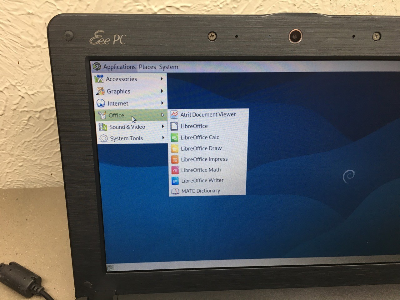 🤖 ASUS Eee PC 1001px 10.1″ LCD 1GB 1.66GHz Intel ATOM N450 160GB HD Debian 13