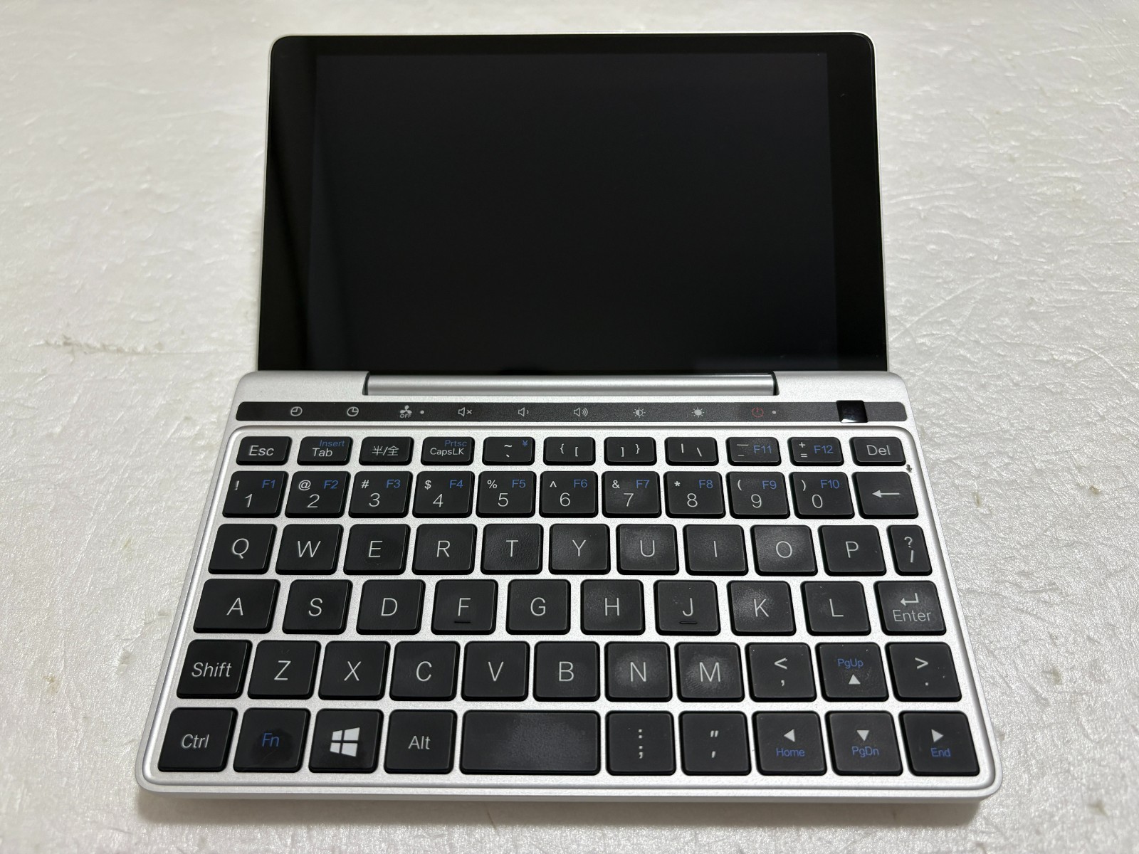 GPD Pocket 2 Core m3-8100Y 8GB SSD 128GB WIndows 11 Pro UMPC Portable PC Laptop