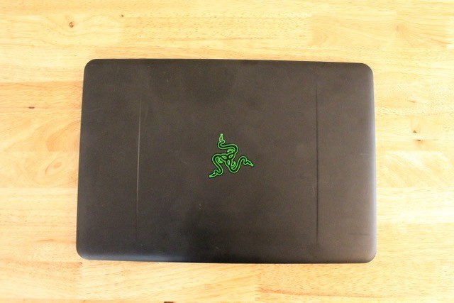 Razer Blade 15 Gaming Laptop i7-7700HQ GTX 1060 16GB RAM 1TB SSD