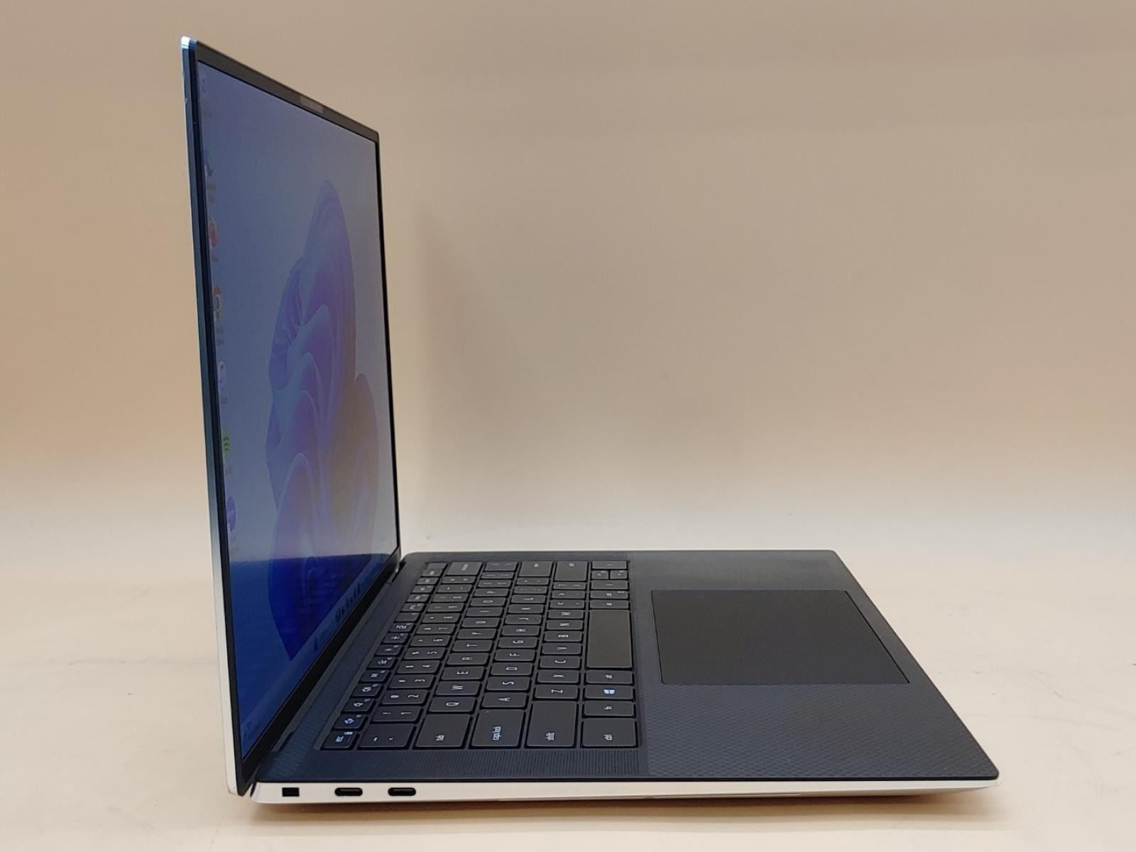 Dell XPS 15 9500 15.6″ FHD+ Intel i7-10750H 32GB 1TB GTX 1650 Ti Win11 *NO A/C*