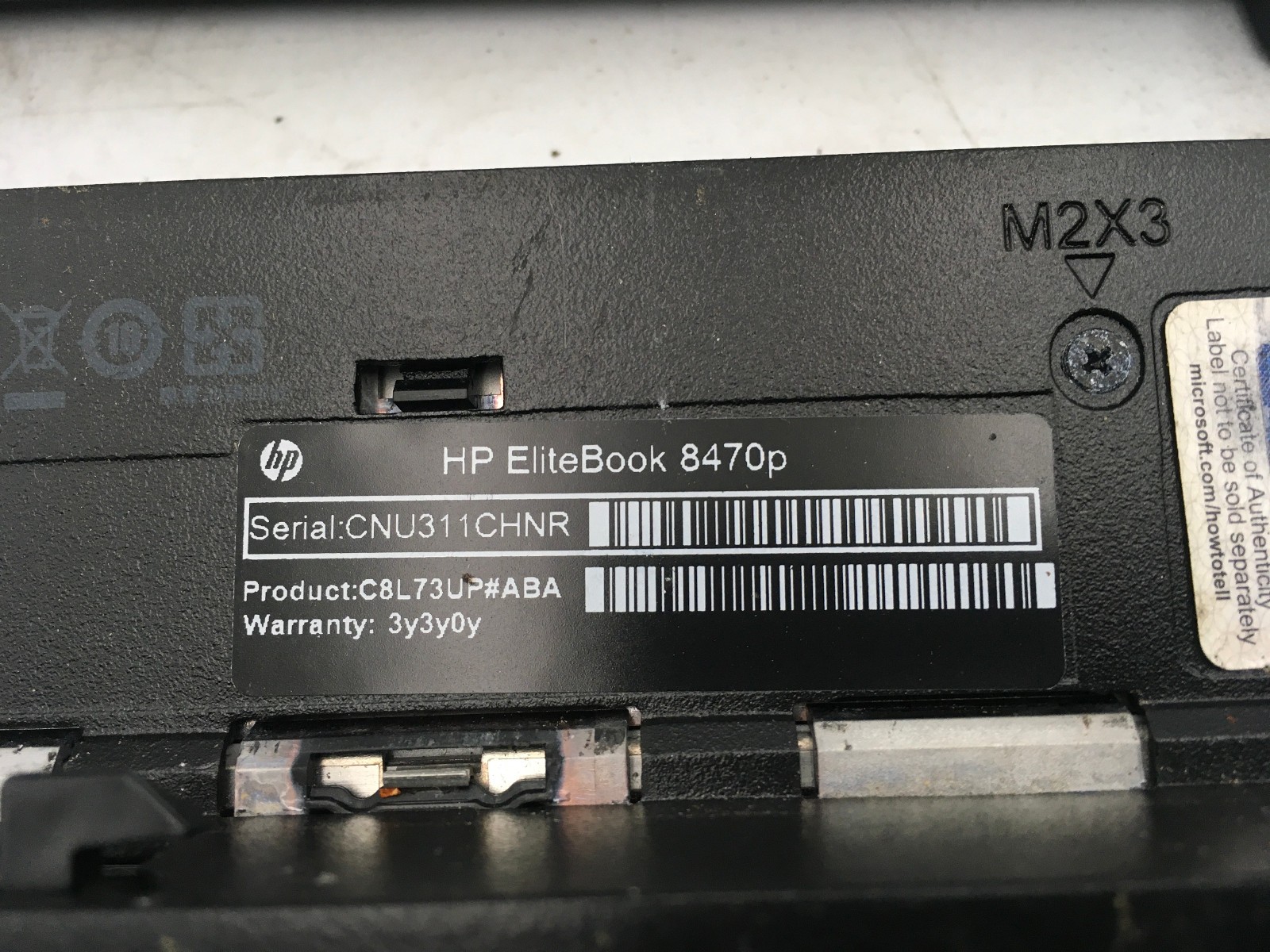 HP ELITEBOOK 8470P – FOR PARTS/BROKEN LCD – INTEL I5 3RD GEN – NO RAM – READ -BB