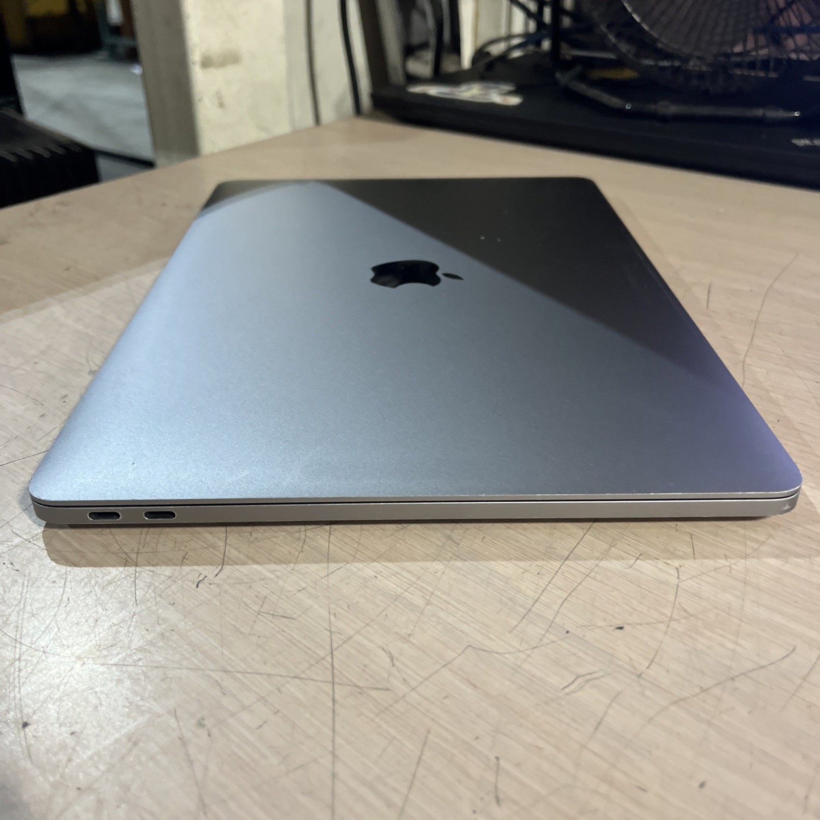 APPLE MACBOOK PRO 13″ MID-2017 CORE I5-7360U 2.3GHZ 8GB RAM NO HD *