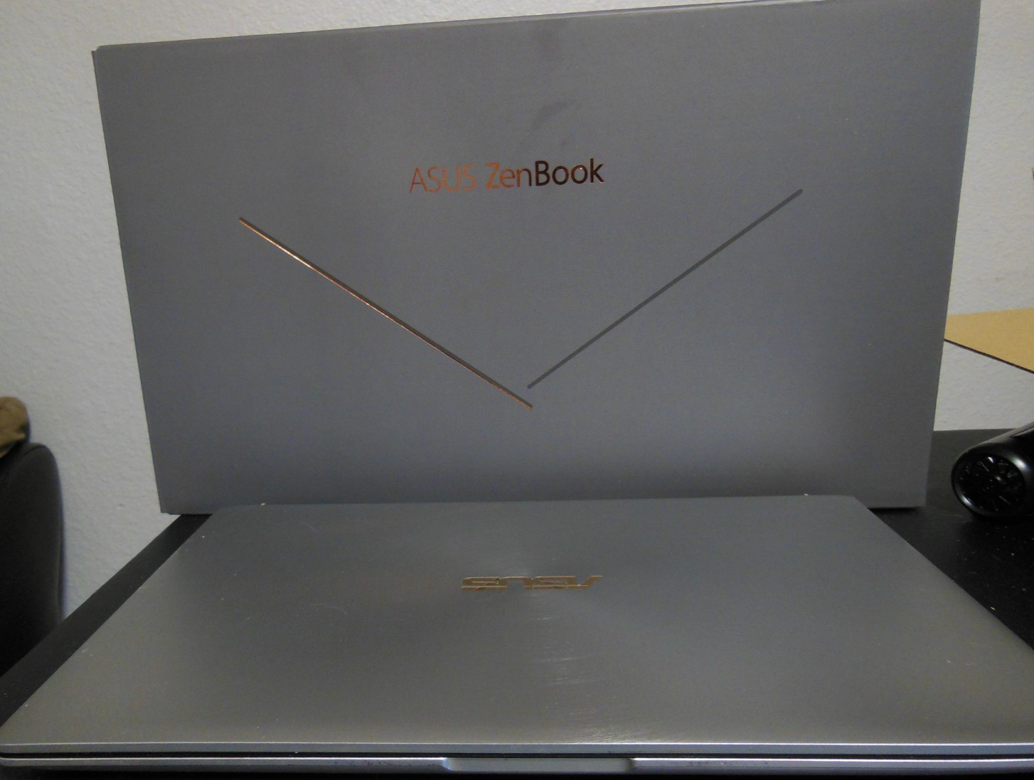 ASUS ZenBook 14 3DIR camera,ultrafast PCIe SSD,Military grade quality great shap