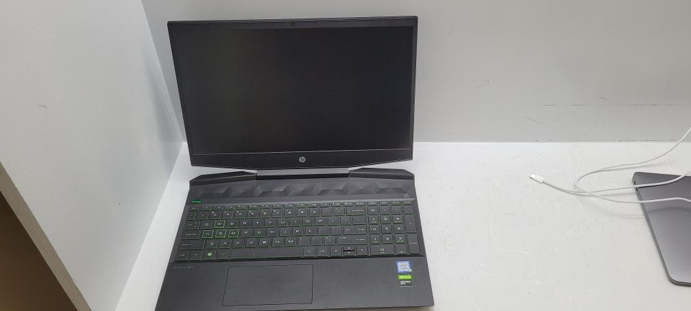 HP Pavilion 15-DK0056WM 15.6″ Gaming Core i5-9300H 16GB RAM 700GB SSD Win-11