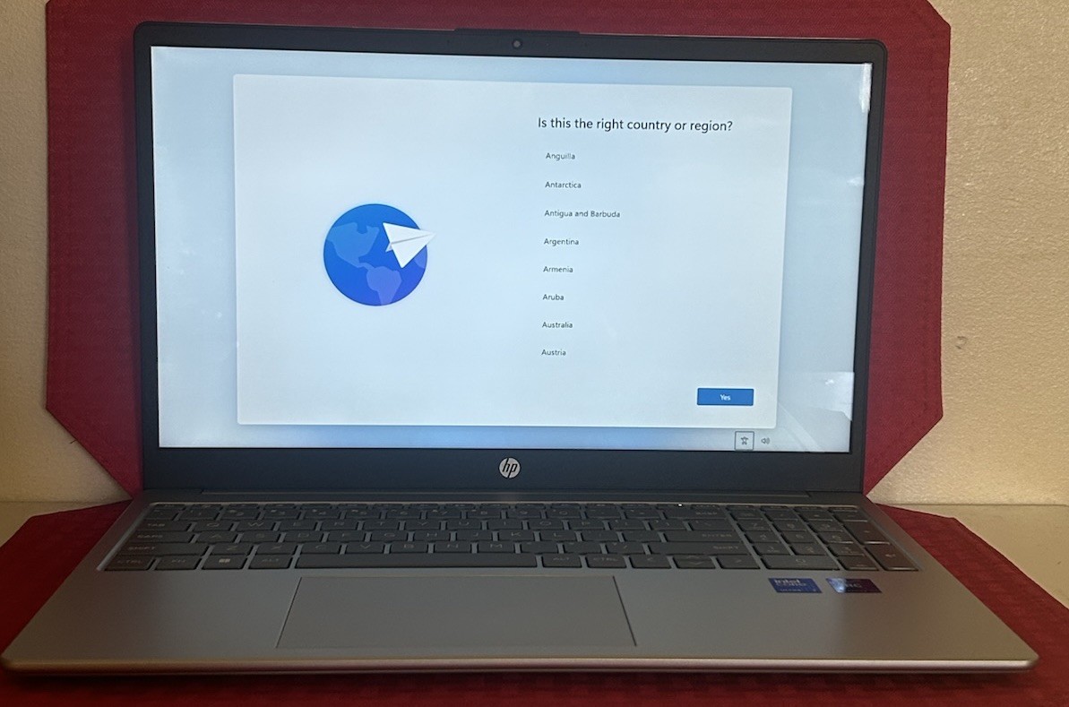 HP 15-FD1447NR 15.6″ Touch Laptop Core Ultra 7 155H 16GB RAM 512GB SSD W11H