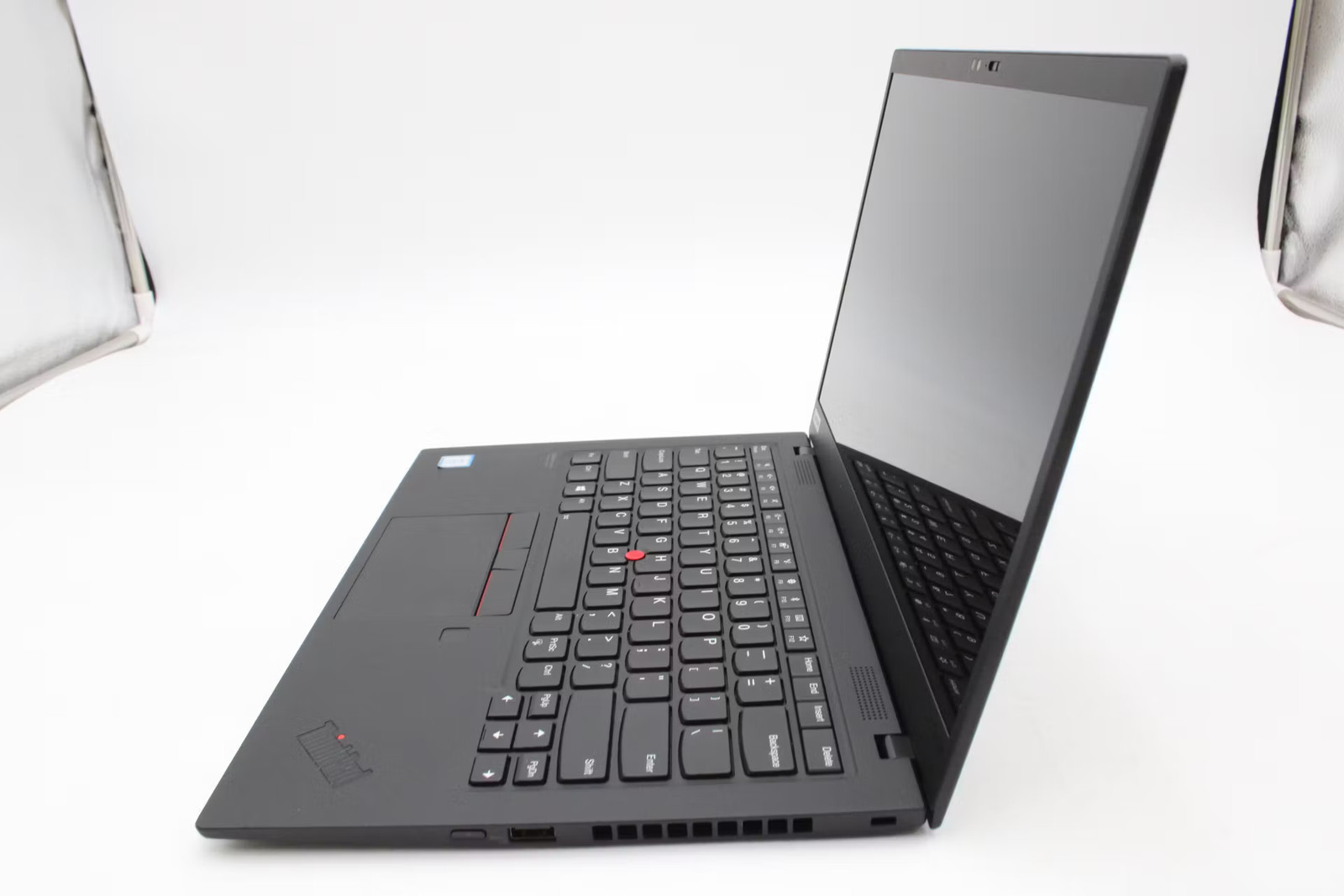 Lenovo ThinkPad X1 Carbon 7th Used 14″ i7-8665U, 512GB NVMe, 16GB RAM