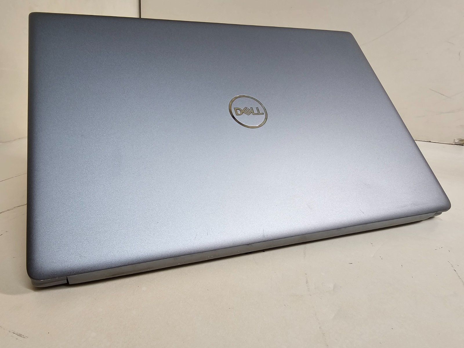 Dell Latitude 3301 Laptop – 1.8 GHz i7-8565U 8GB 256GB SSD Wi-Fi Cam 13.3″ – SP4