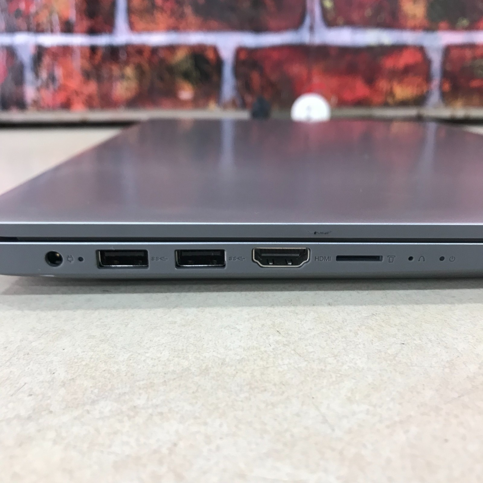 Lenovo IdeaPad Slim AMD A6-9220e 1.60GHz 4GB RAM 64GB EMMC w/Power (Windows 10)