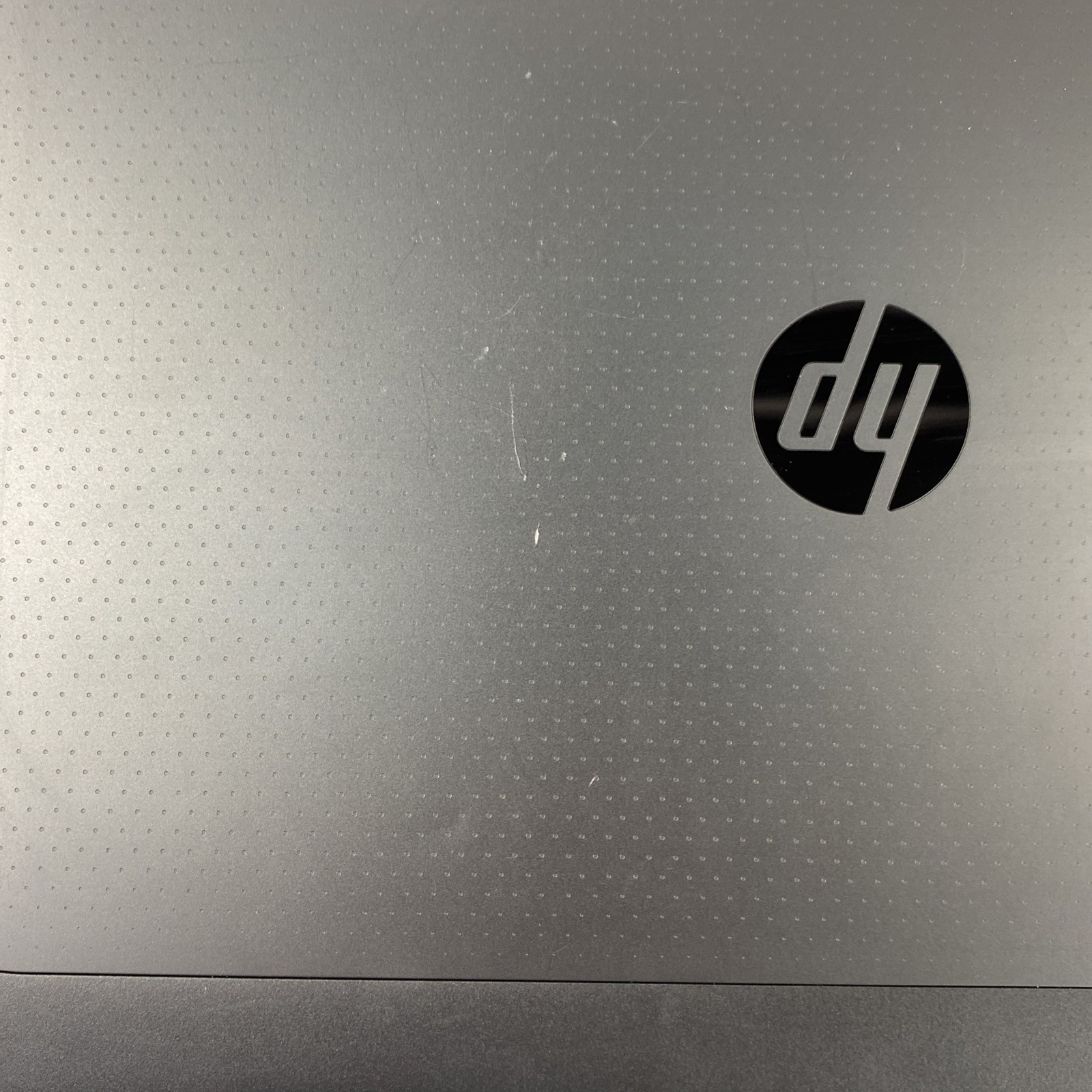 HP ZBook 17 G3 Xeon E3 1535M v5 2.90 GHz 16 GB RAM 17.3″ No Battery No HDD No OS