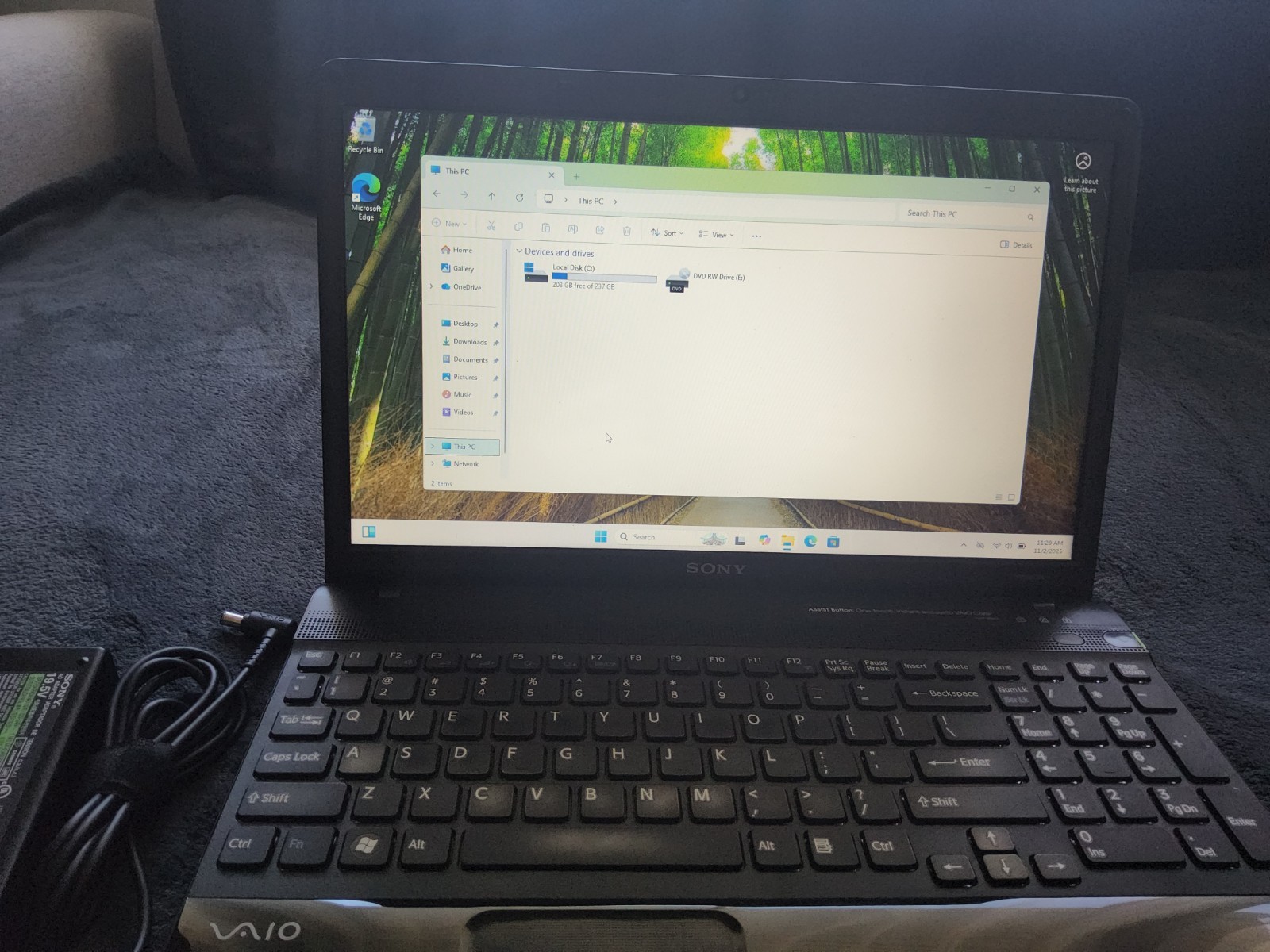 Laptop Sony Vaio PCG-61611L 15.6″ Wind 11 AMD Phenom II 2.8GHz 256GB SSD 8GB RAM