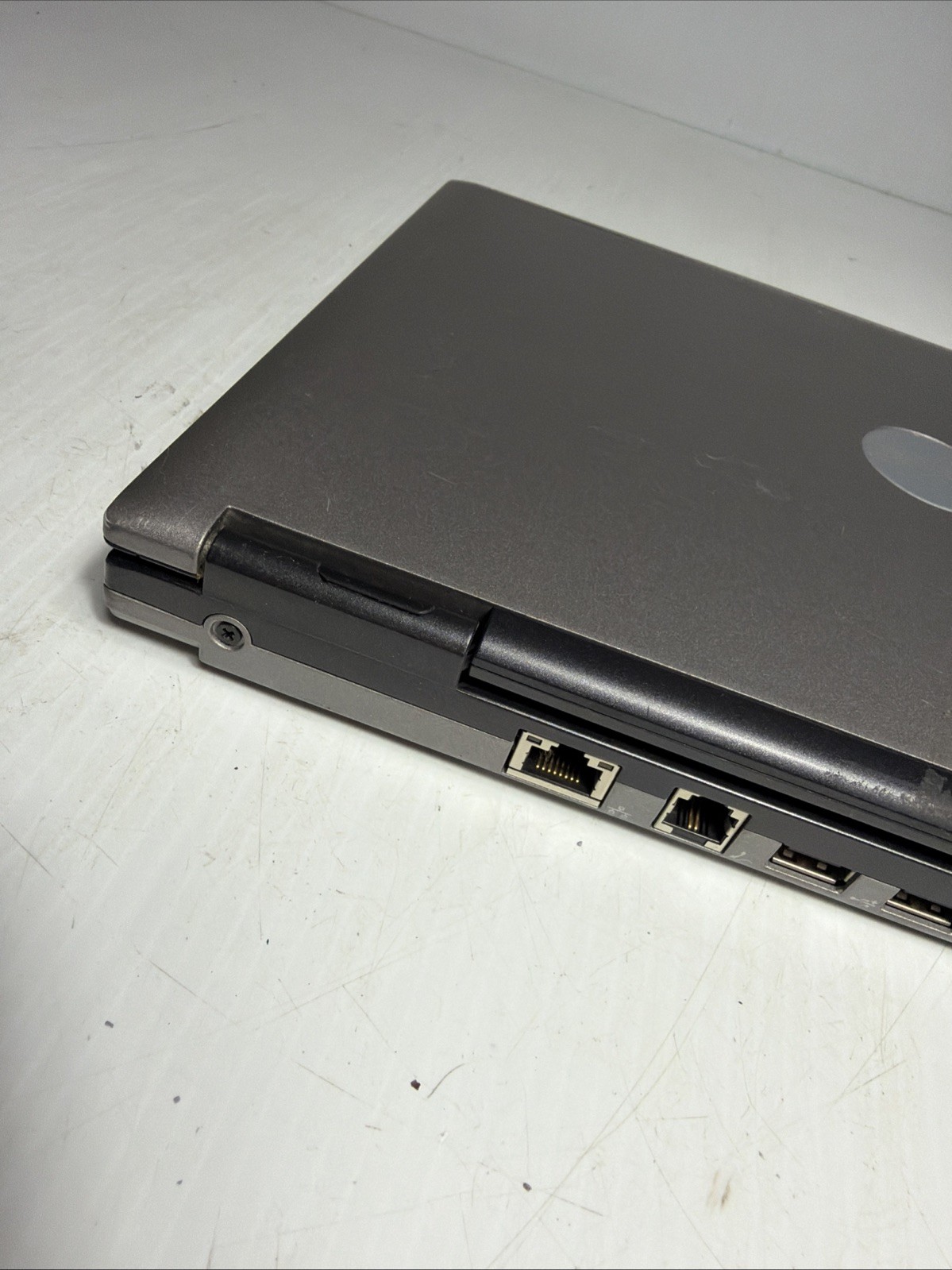 Dell Latitude D420 14″ Laptop Core Duo 2.5gb Ram No Drives Boots Bios